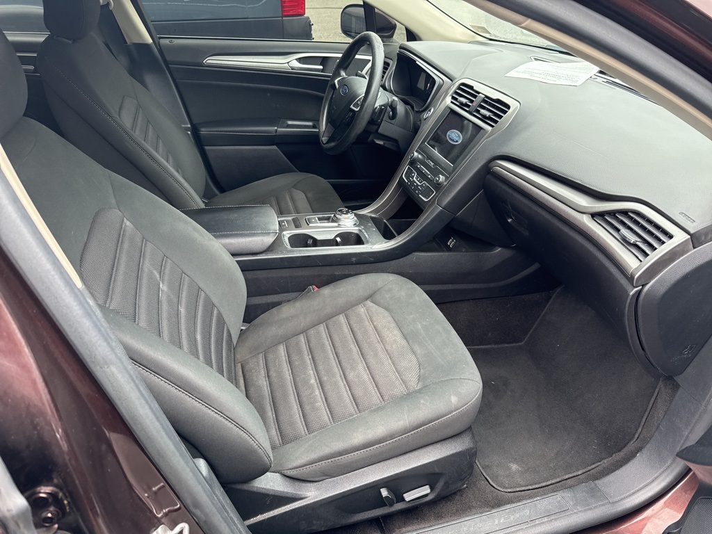 2019 Ford Fusion SE - Photo 3