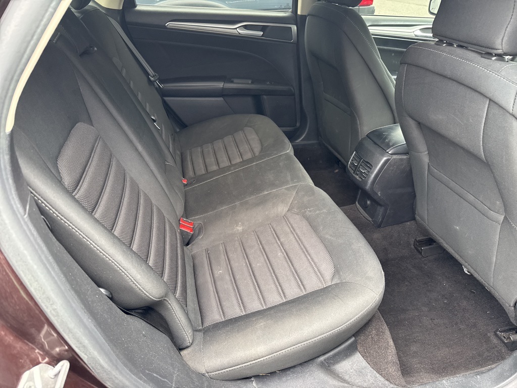 2019 Ford Fusion SE - Photo 4