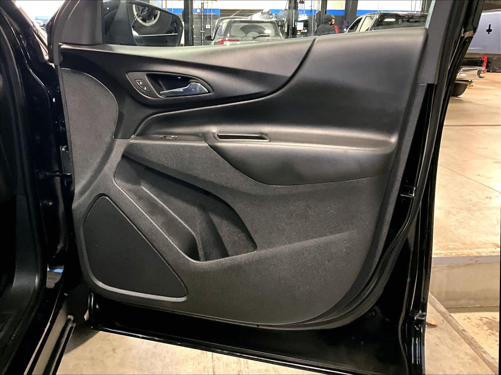 2023 Chevrolet Equinox LT - Photo 11