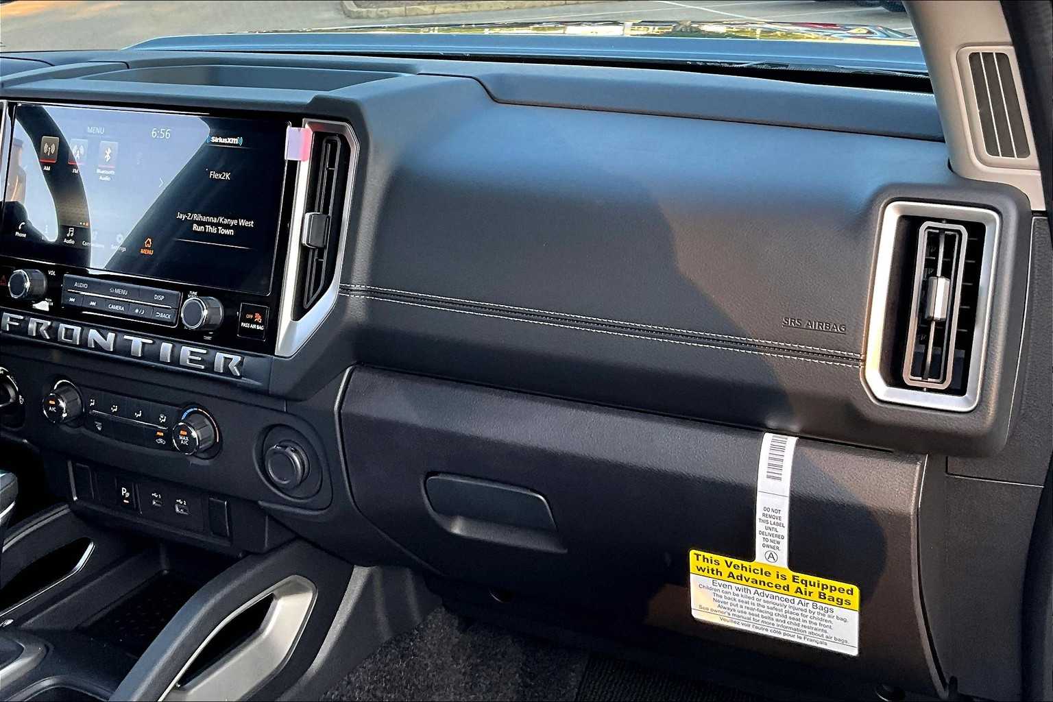 2025 Nissan Frontier SV - Photo 13