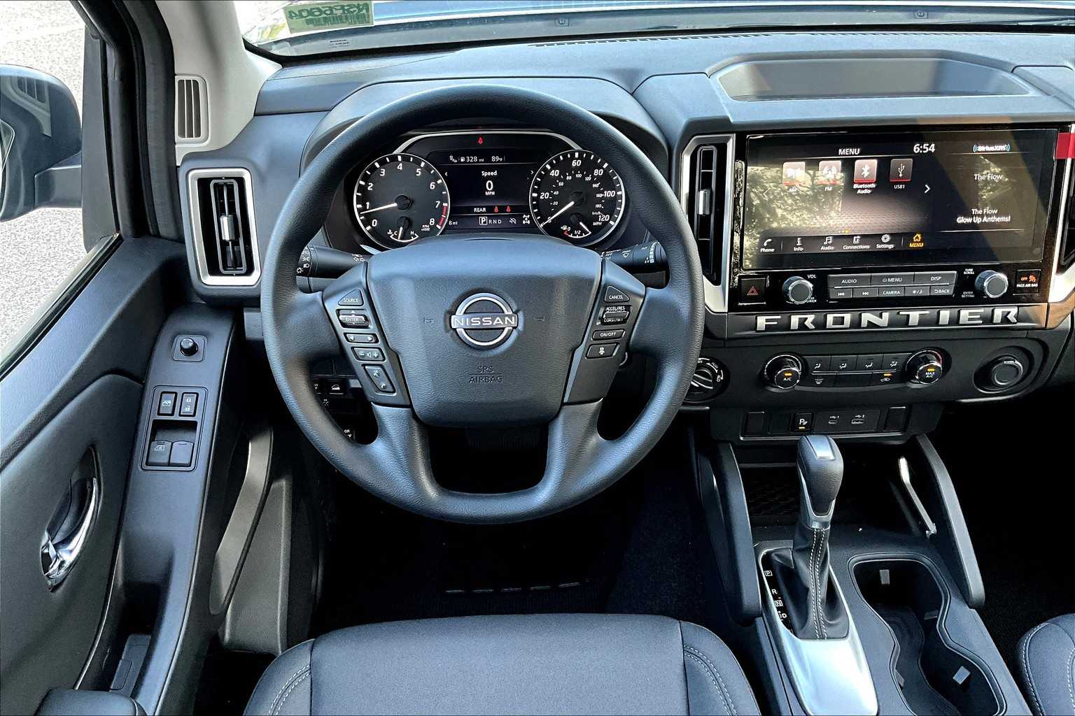 2025 Nissan Frontier SV - Photo 17