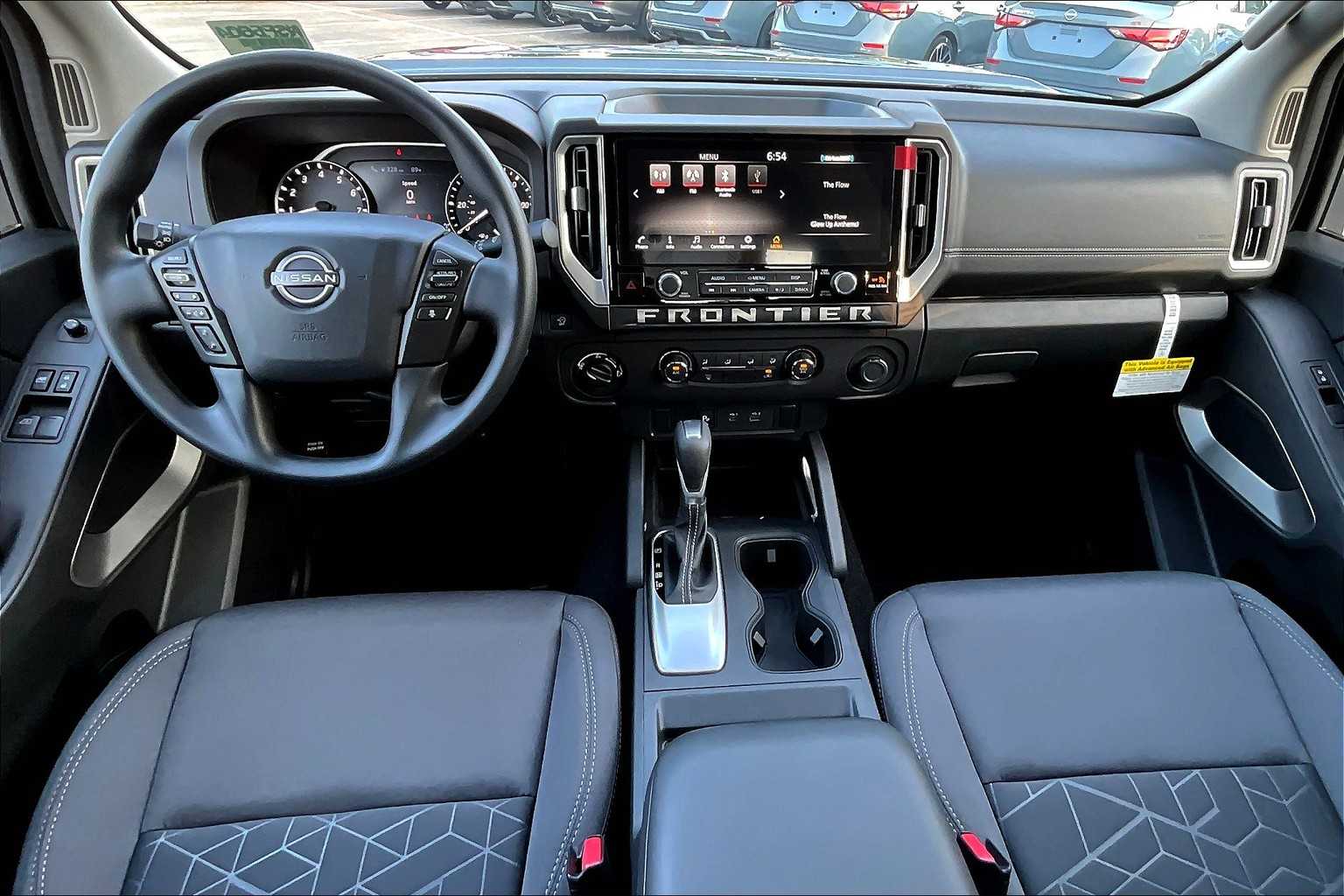 2025 Nissan Frontier SV - Photo 21