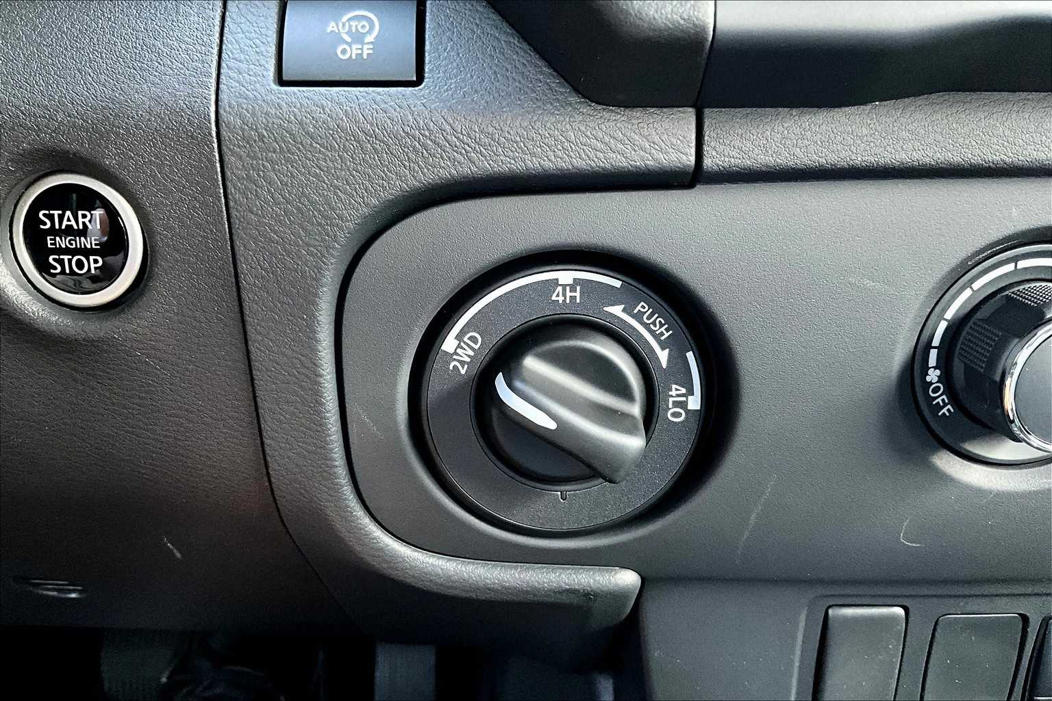 2025 Nissan Frontier SV - Photo 26