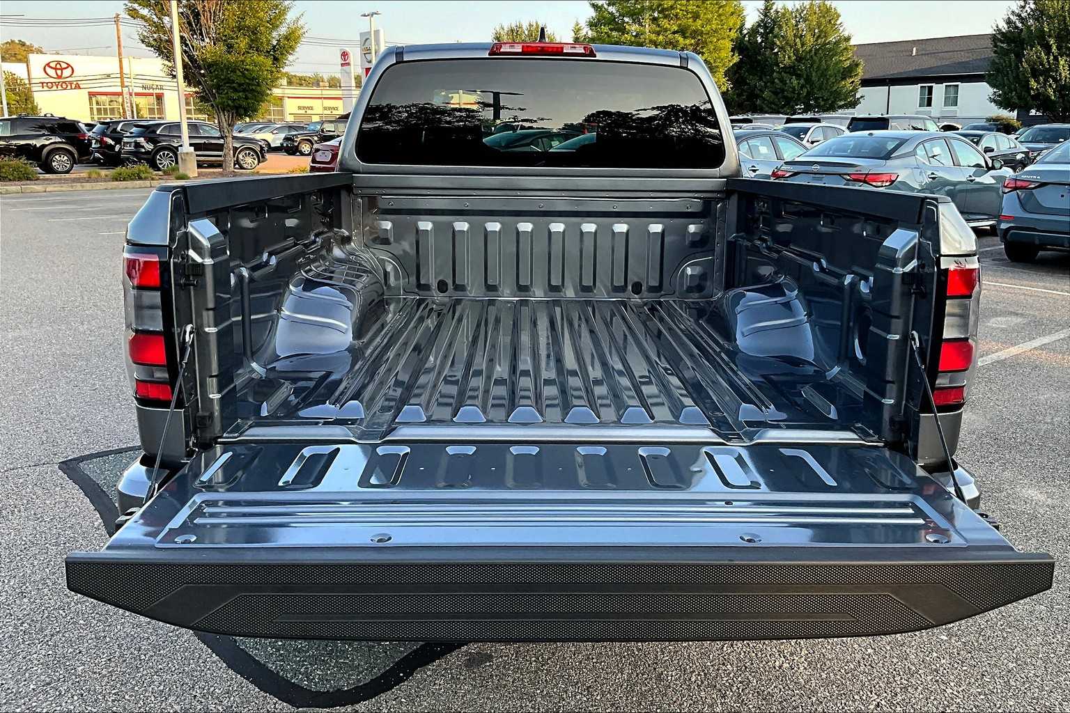 2025 Nissan Frontier SV - Photo 30