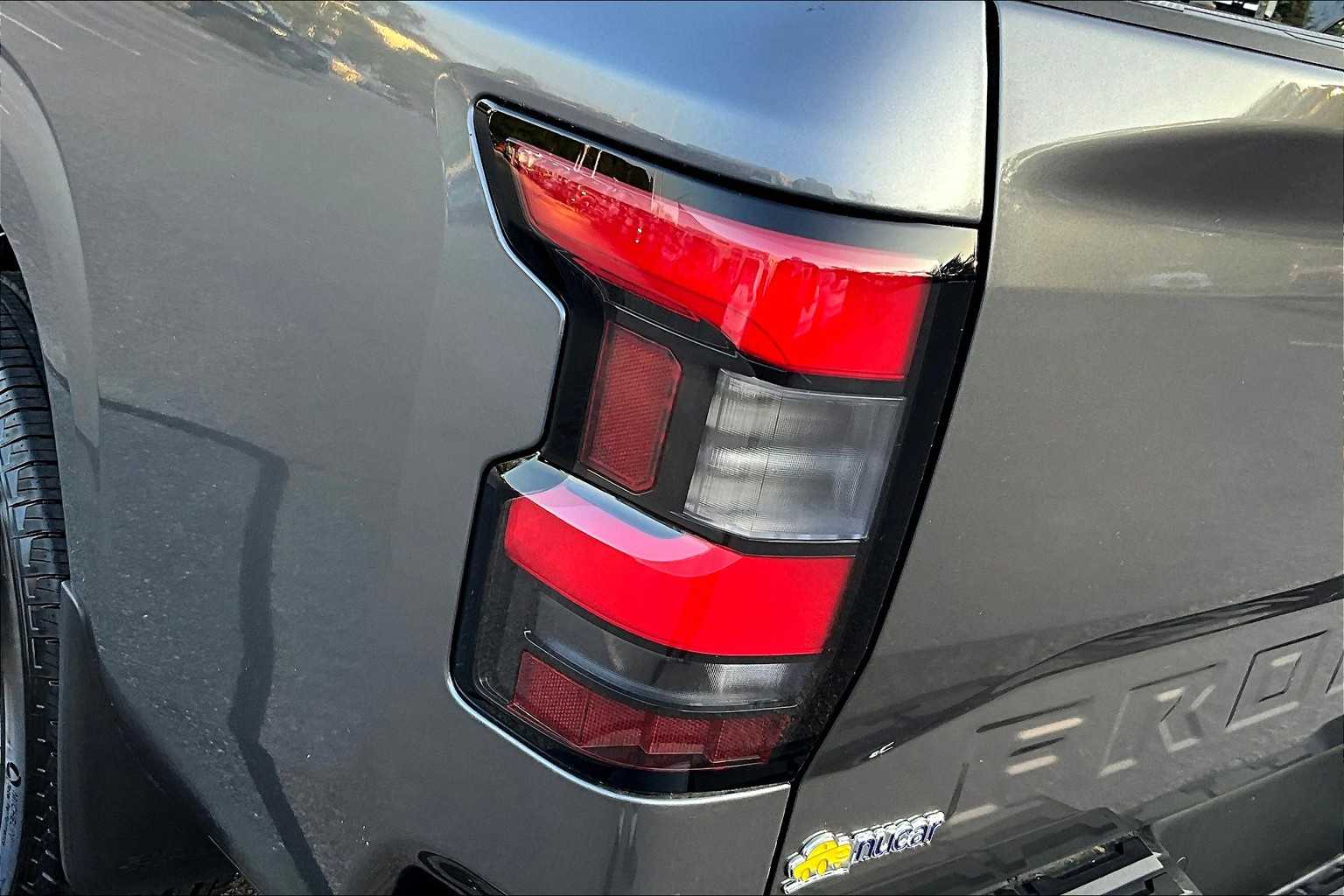 2025 Nissan Frontier SV - Photo 33