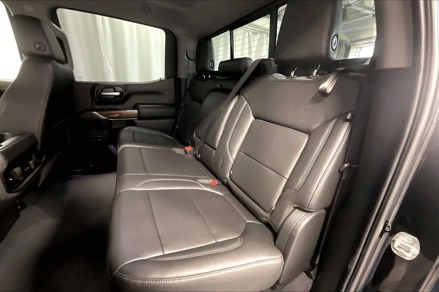 2019 Chevrolet Silverado 1500 RST - Photo 15