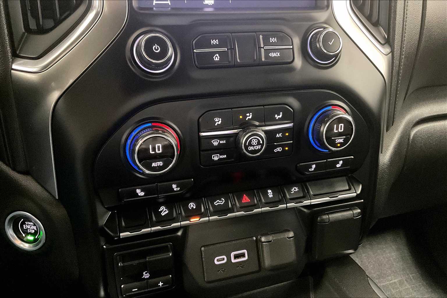 2019 Chevrolet Silverado 1500 RST - Photo 25