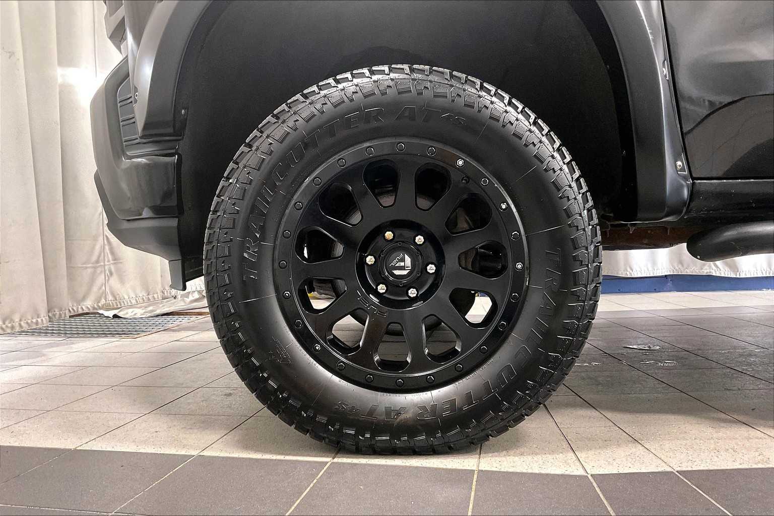 2019 Chevrolet Silverado 1500 RST - Photo 7