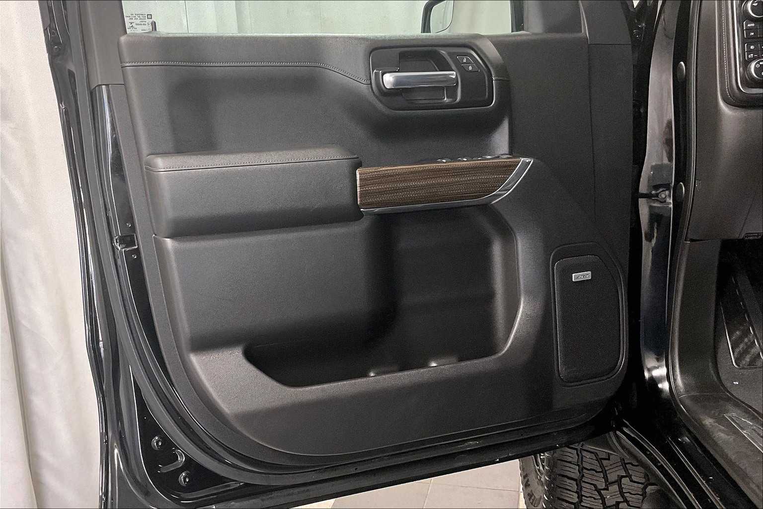 2019 Chevrolet Silverado 1500 RST - Photo 9