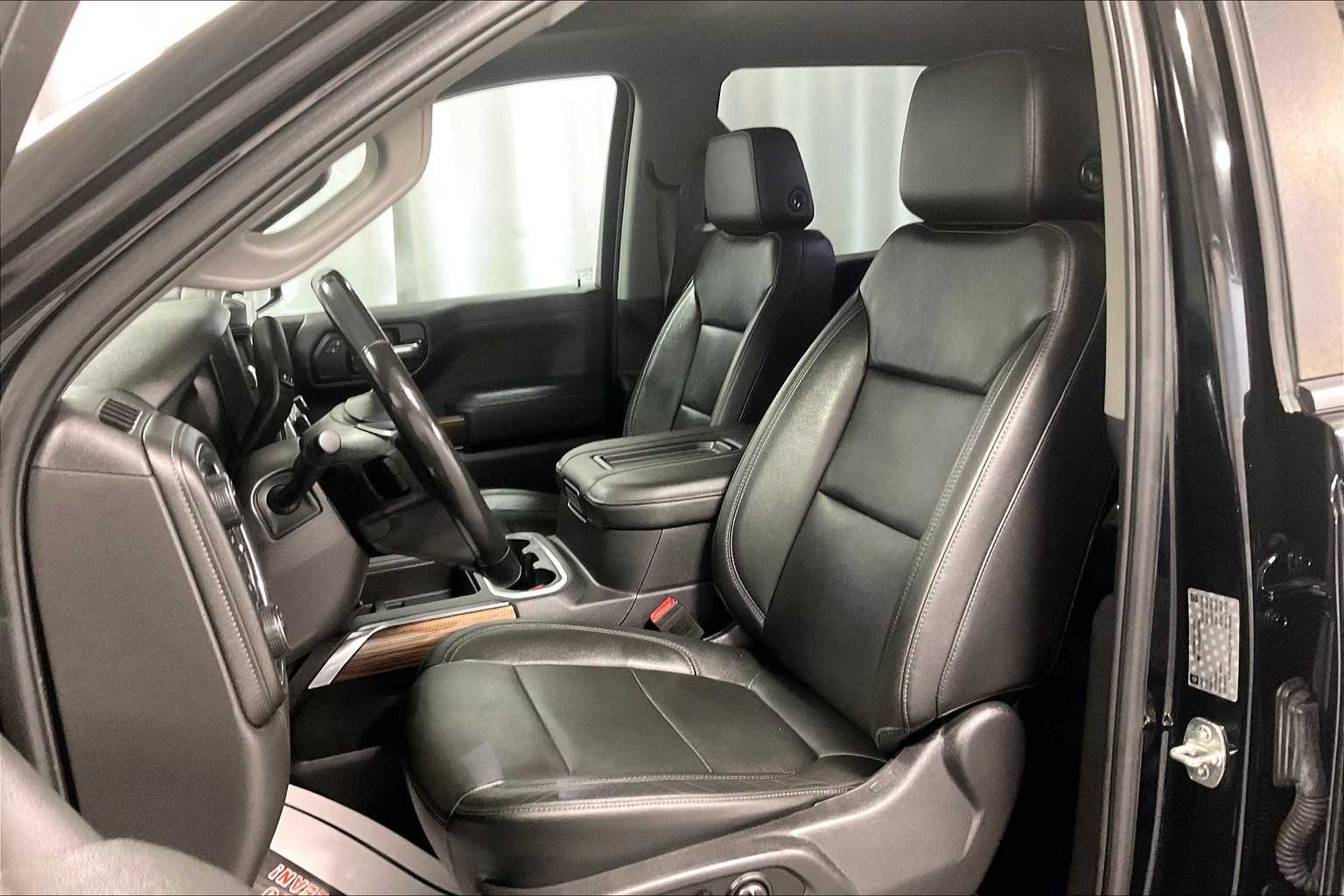 2019 Chevrolet Silverado 1500 RST - Photo 10