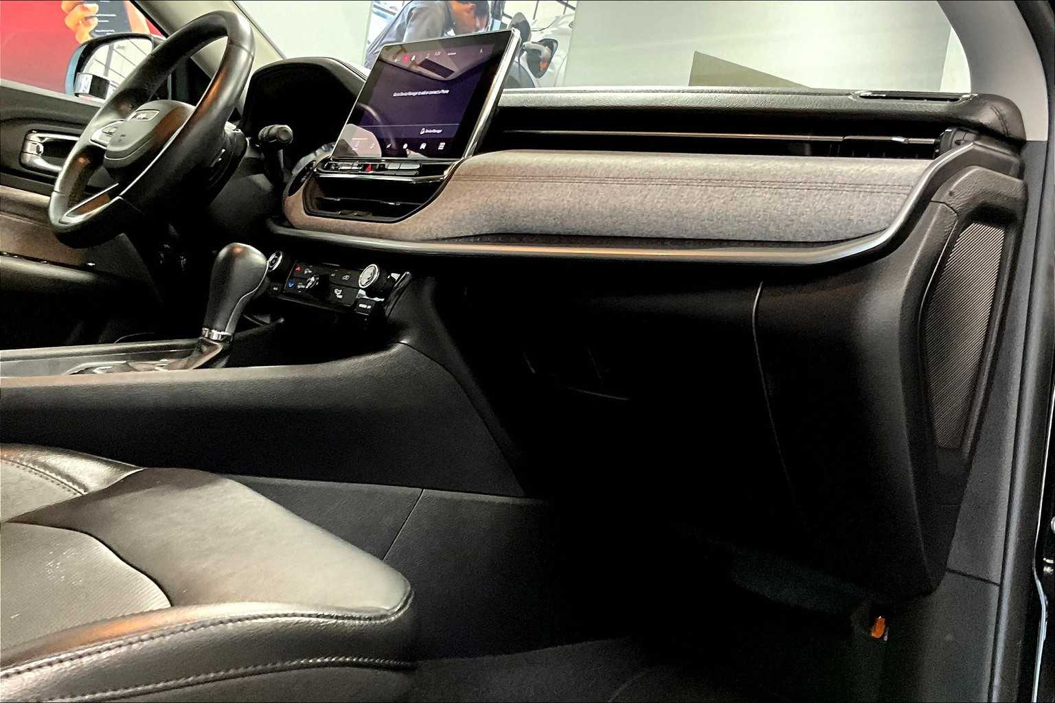 2022 Jeep Compass Latitude Lux - Photo 14