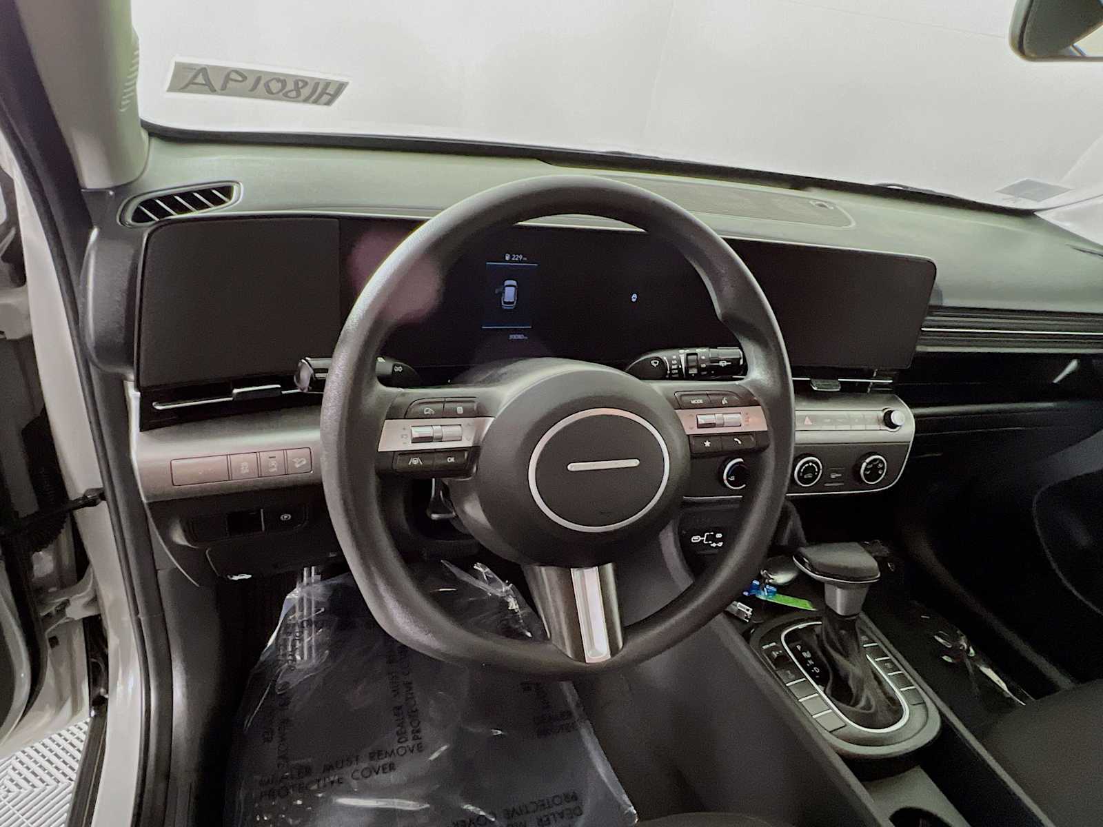 2024 Hyundai Kona SE - Photo 11