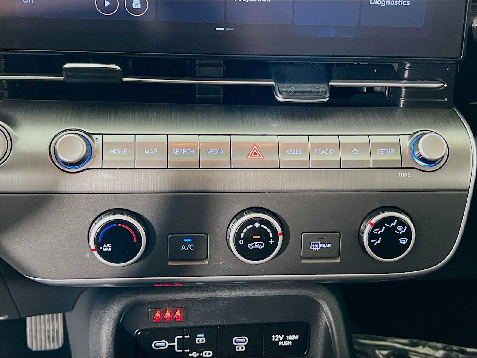 2024 Hyundai Kona SE - Photo 15