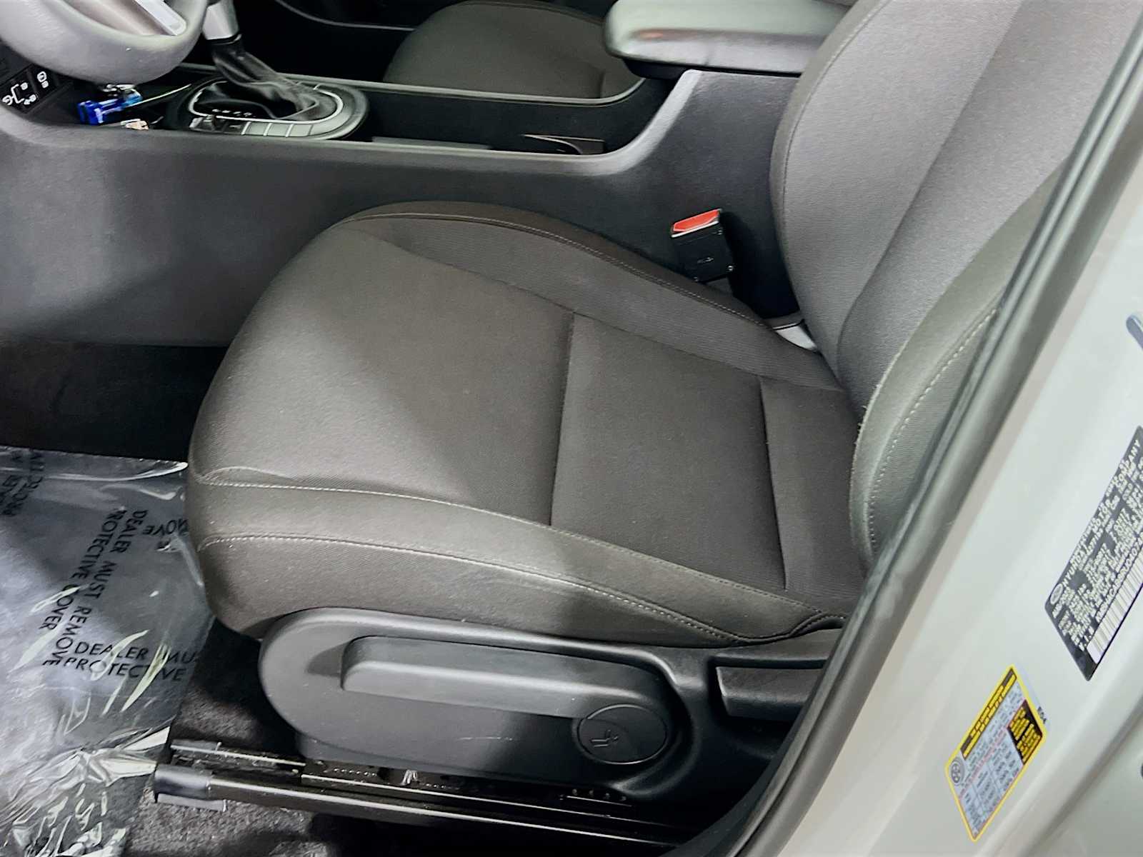 2024 Hyundai Kona SE - Photo 19