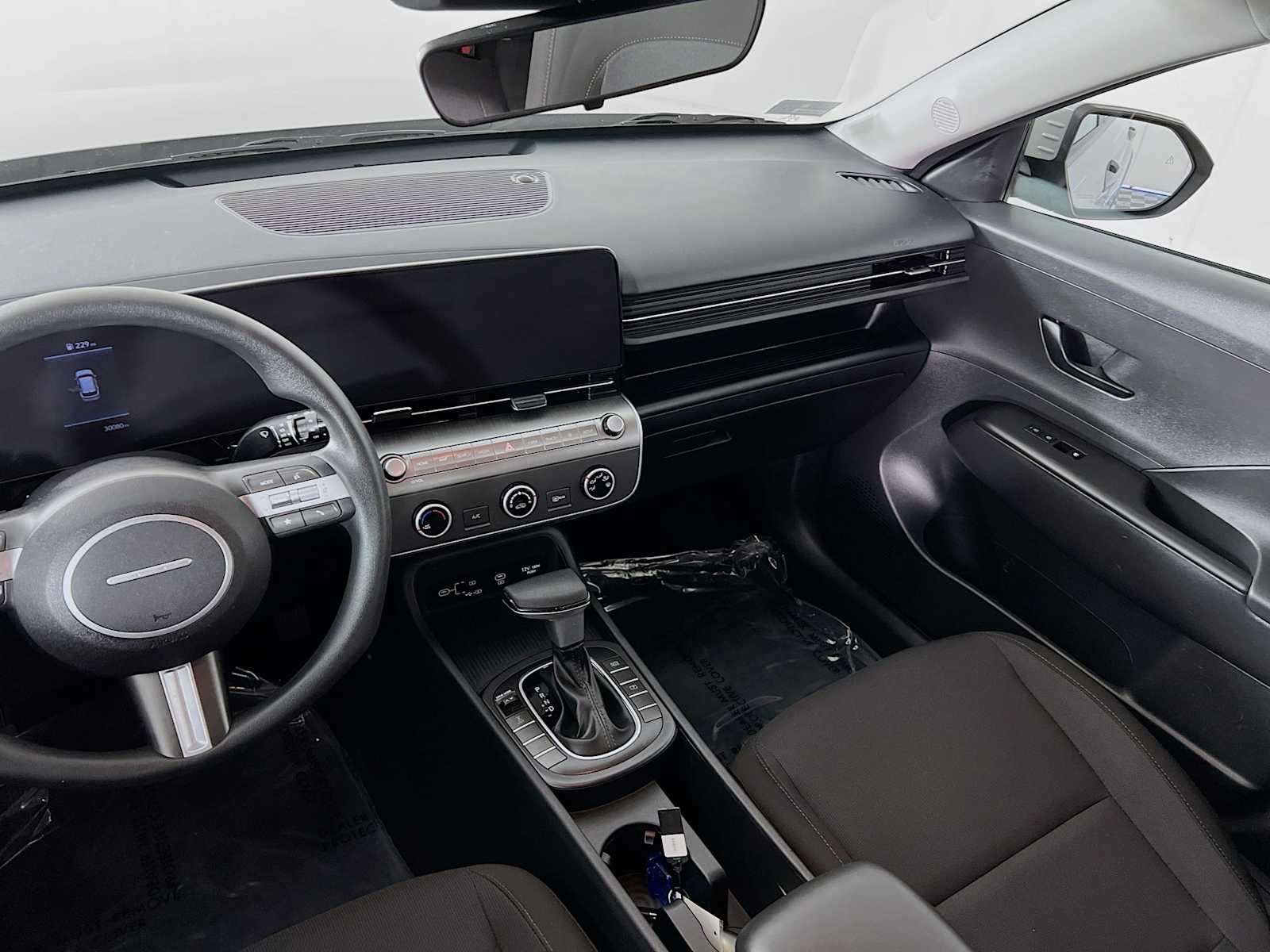 2024 Hyundai Kona SE - Photo 22