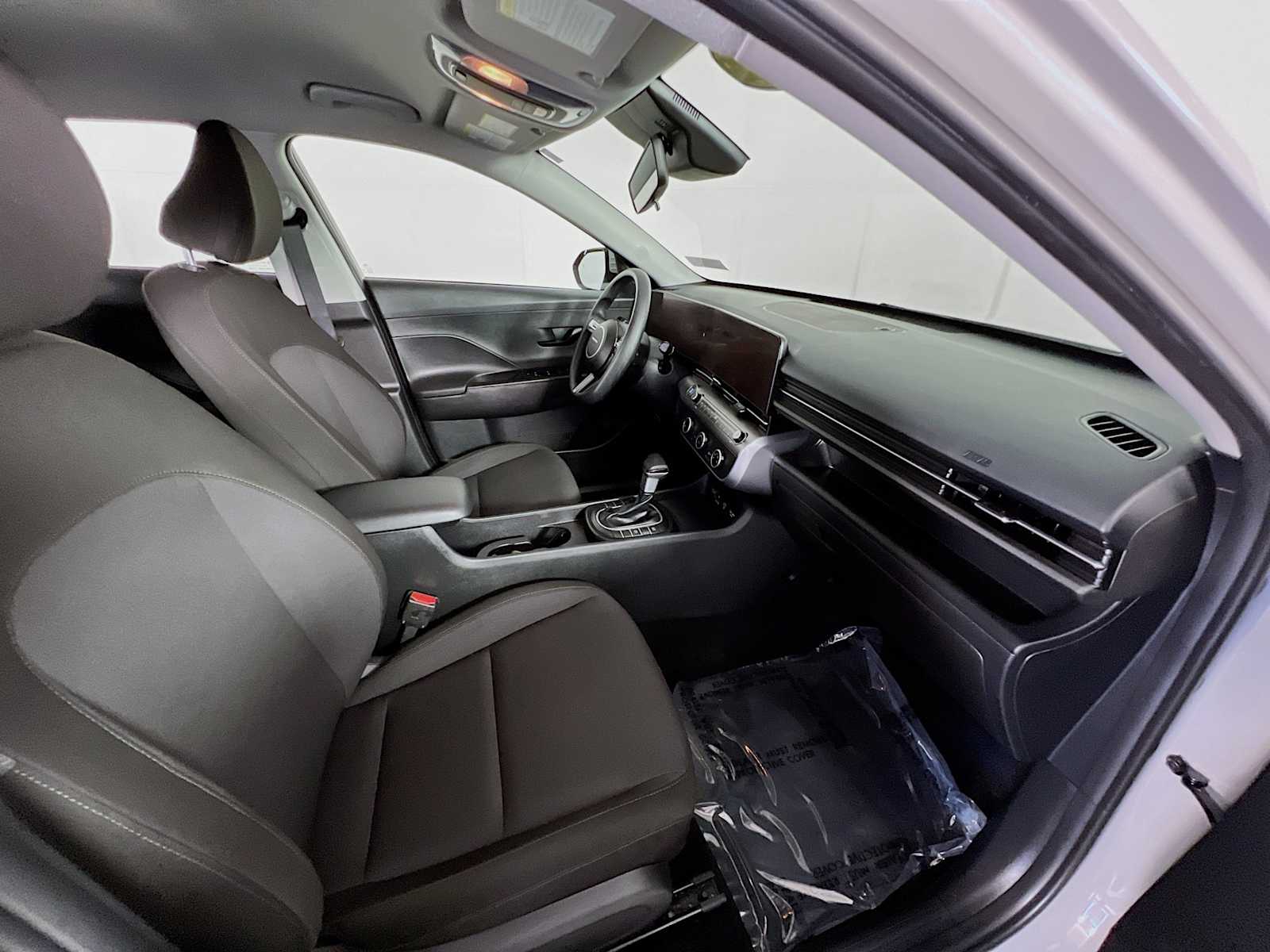 2024 Hyundai Kona SE - Photo 26