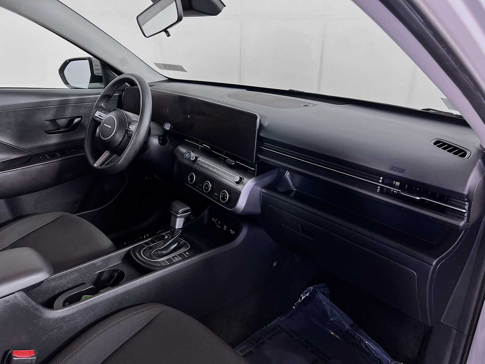 2024 Hyundai Kona SE - Photo 27