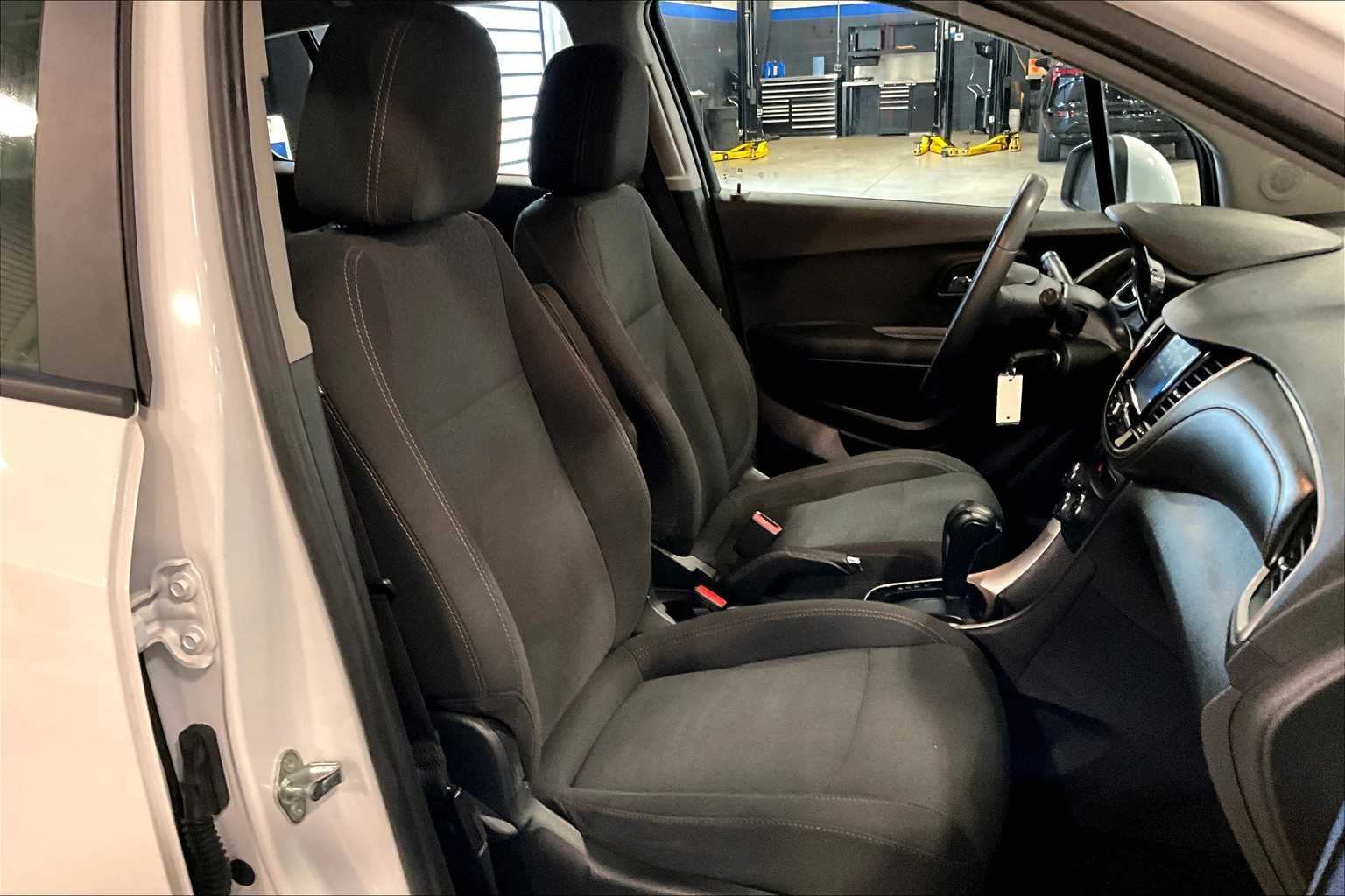 2017 Chevrolet Trax LS - Photo 11