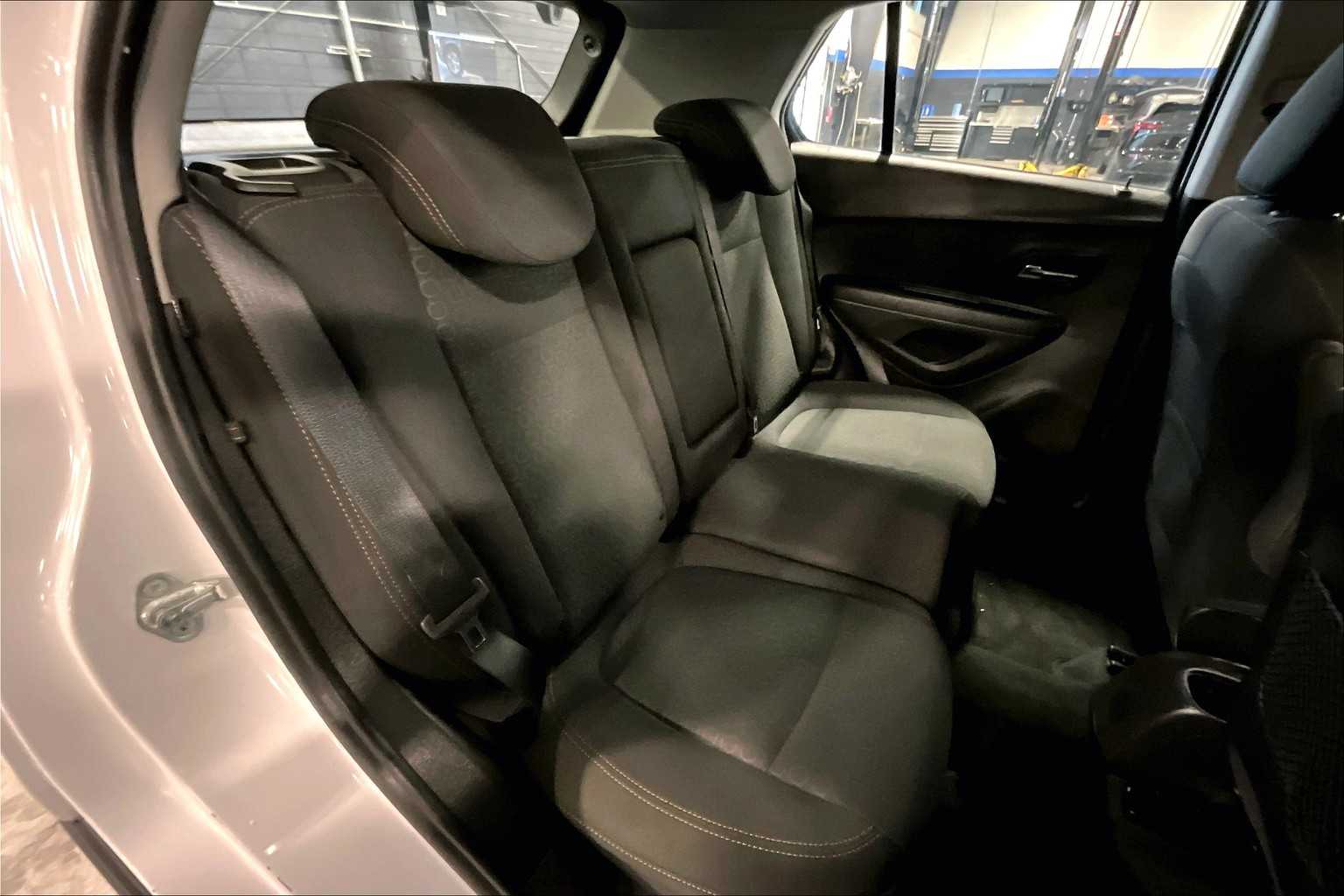 2017 Chevrolet Trax LS - Photo 16