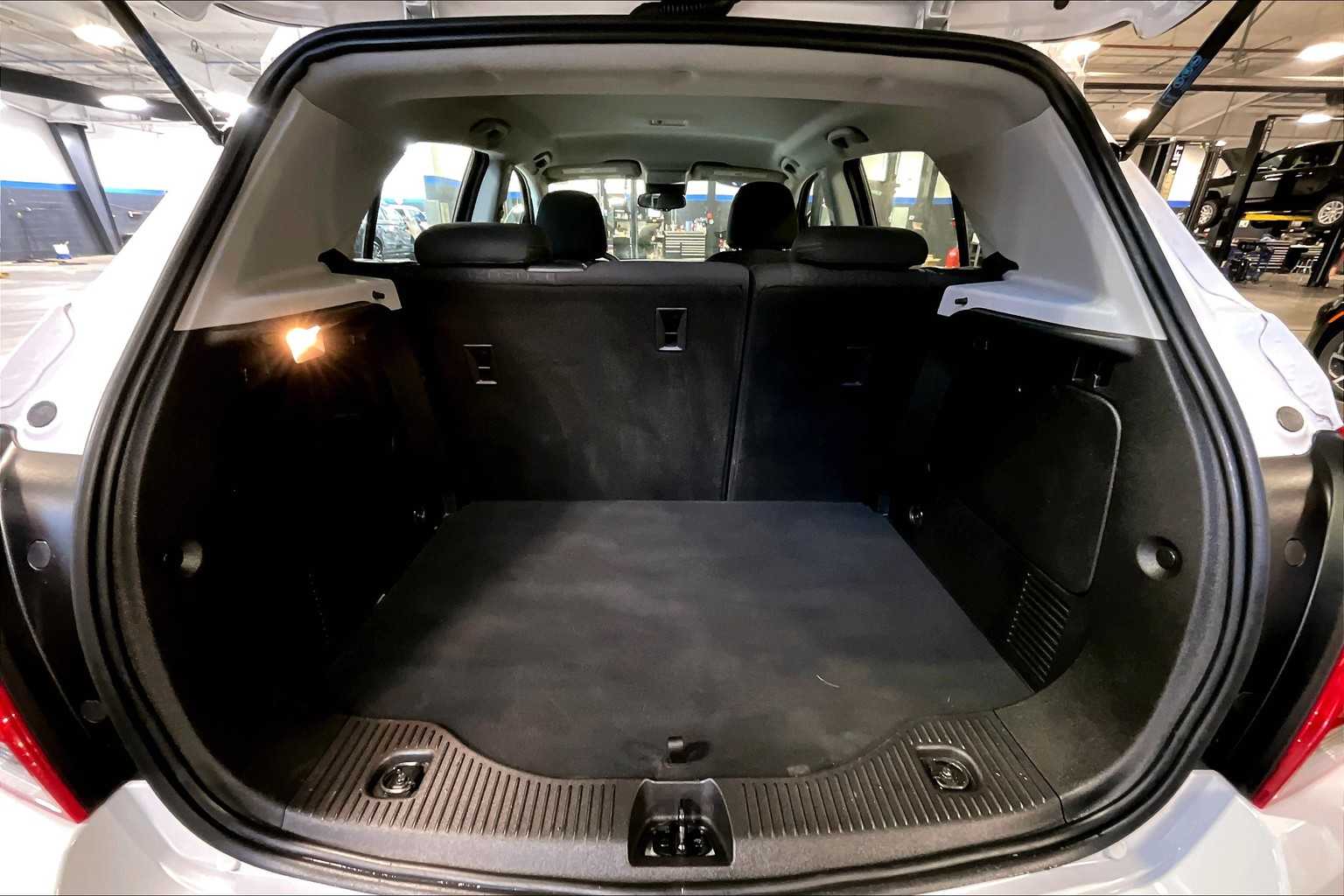 2017 Chevrolet Trax LS - Photo 17