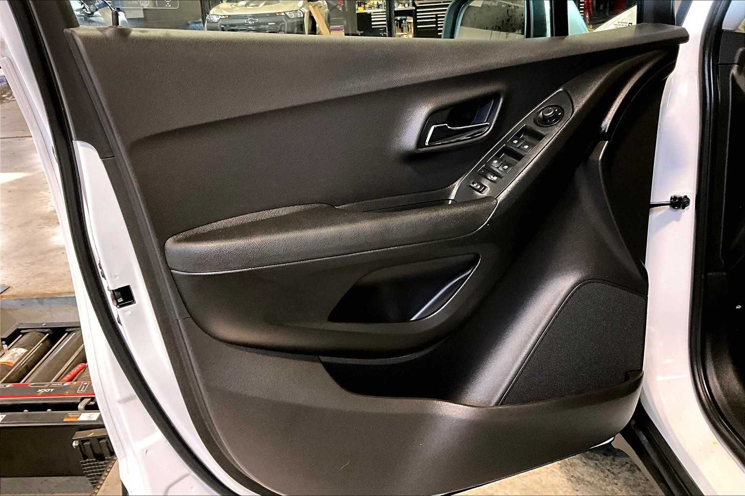 2017 Chevrolet Trax LS - Photo 9