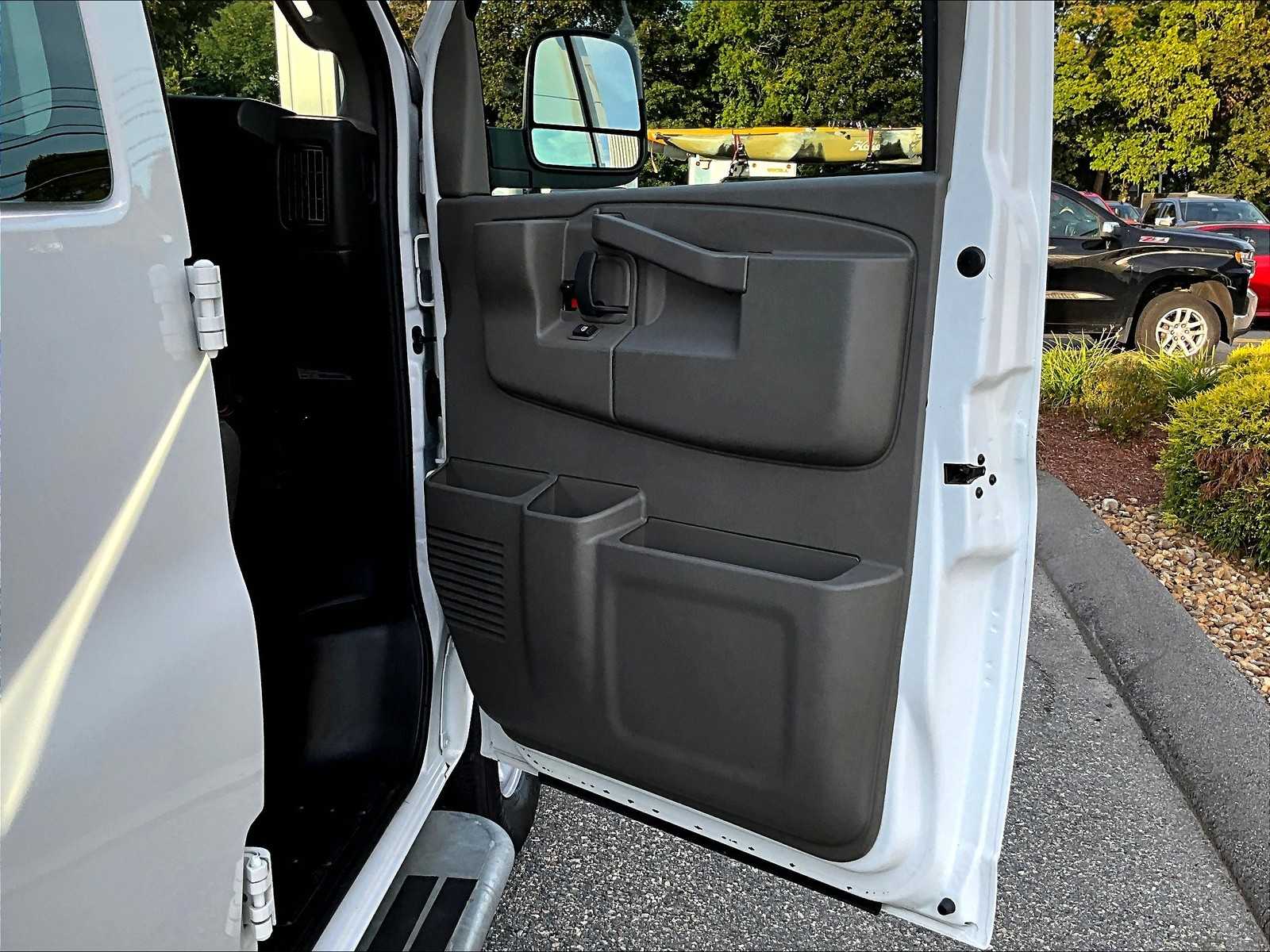 2024 Chevrolet Express  - Photo 12