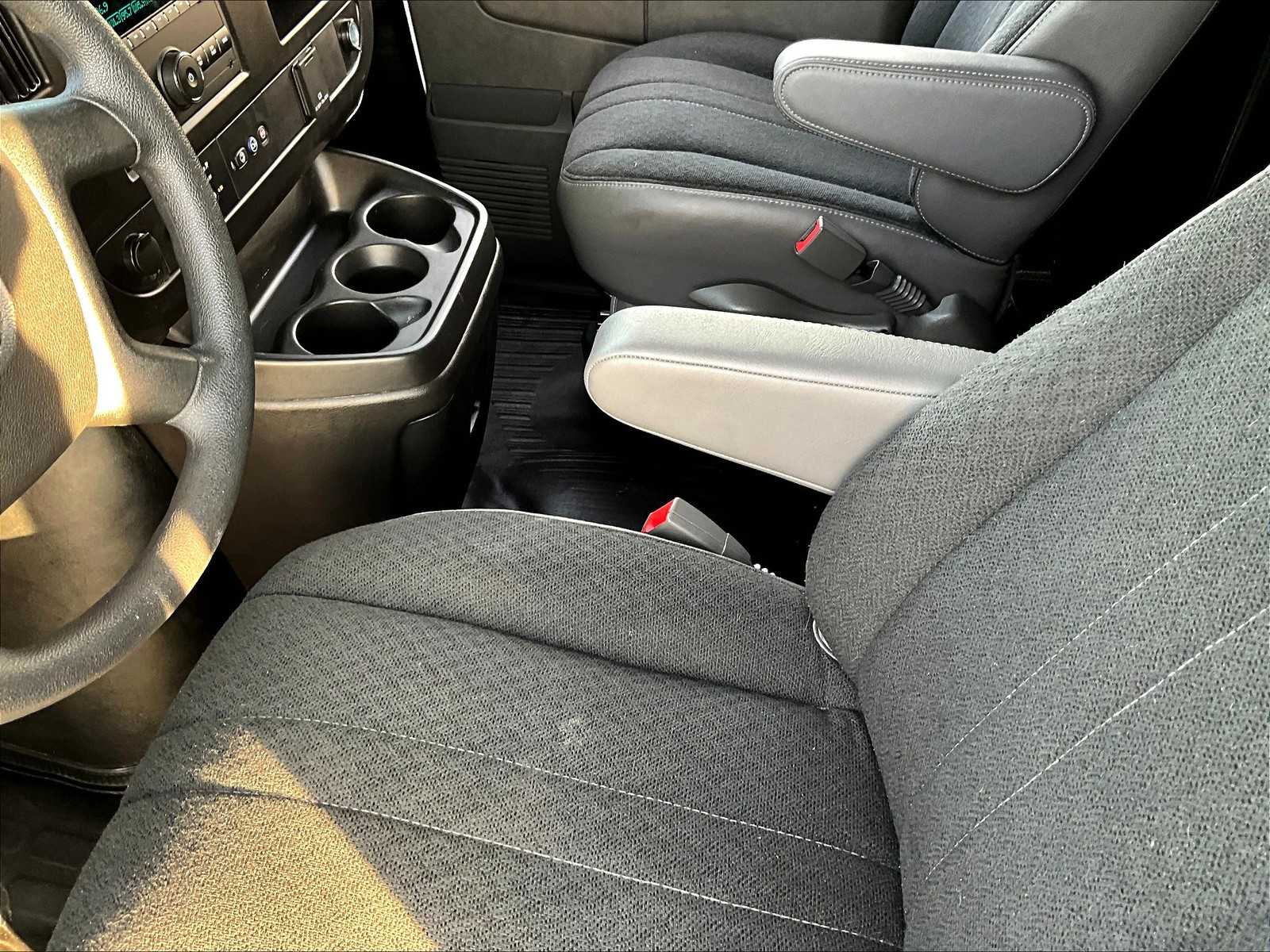 2024 Chevrolet Express 2500 Cargo photo 21