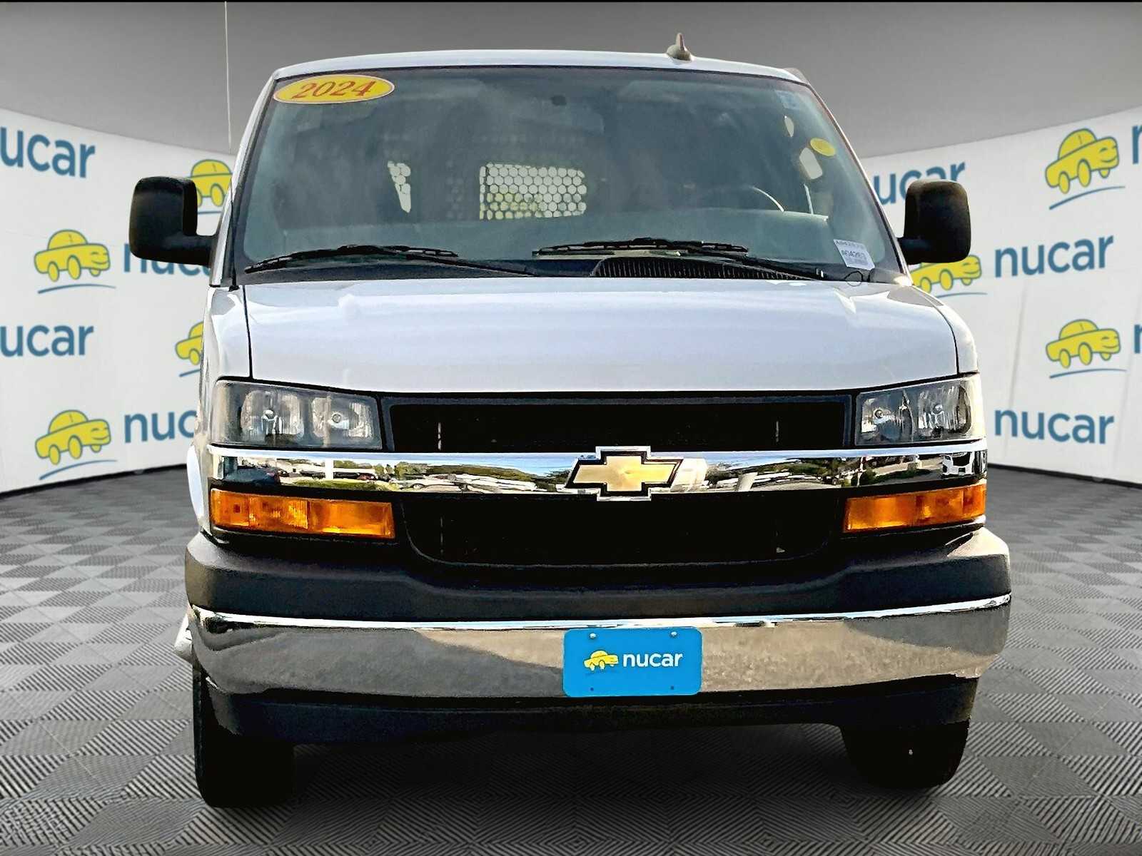 2024 Chevrolet Express 2500 Cargo photo 4
