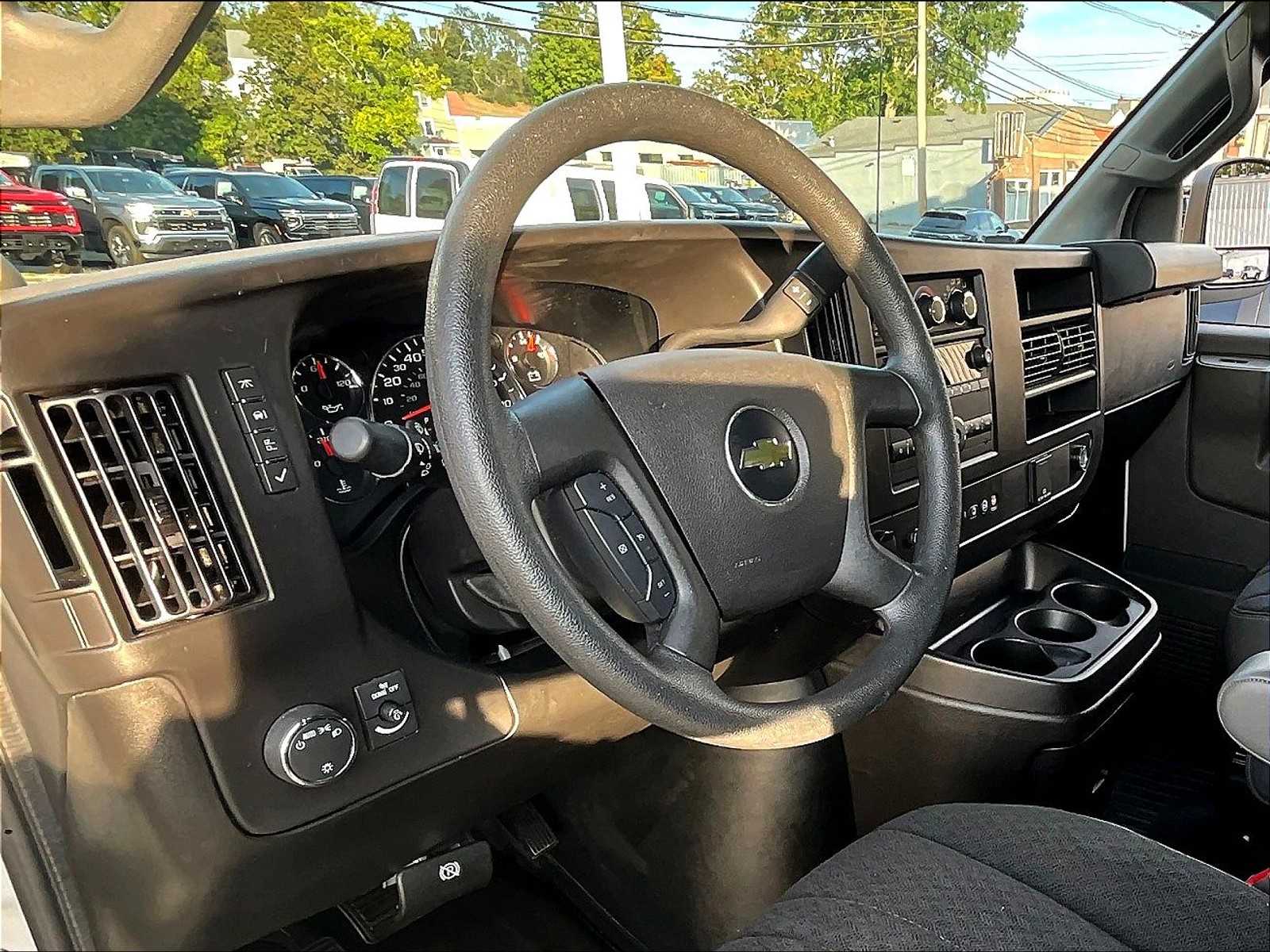 2024 Chevrolet Express 2500 Cargo photo 22