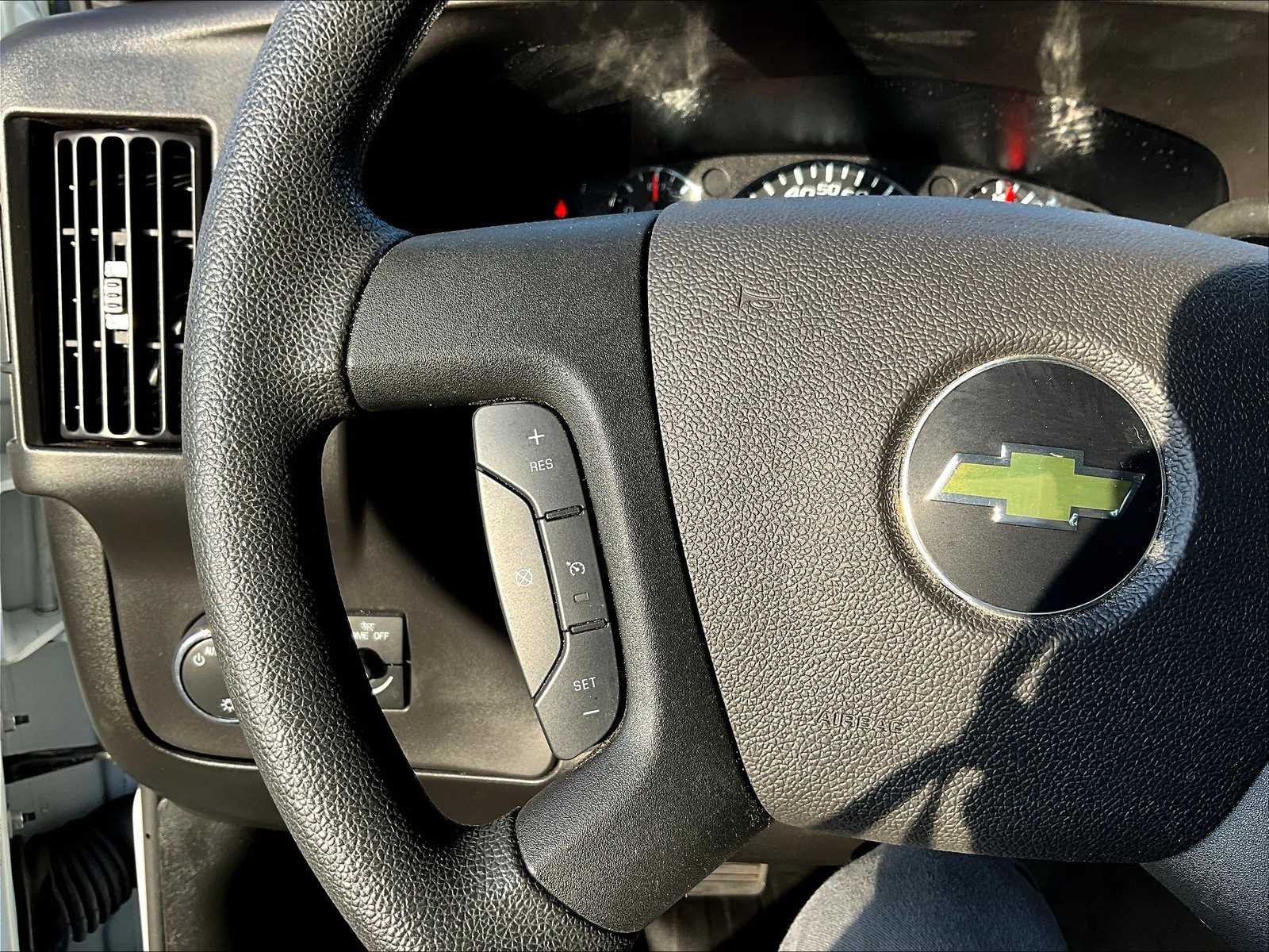 2024 Chevrolet Express 2500 Cargo photo 23