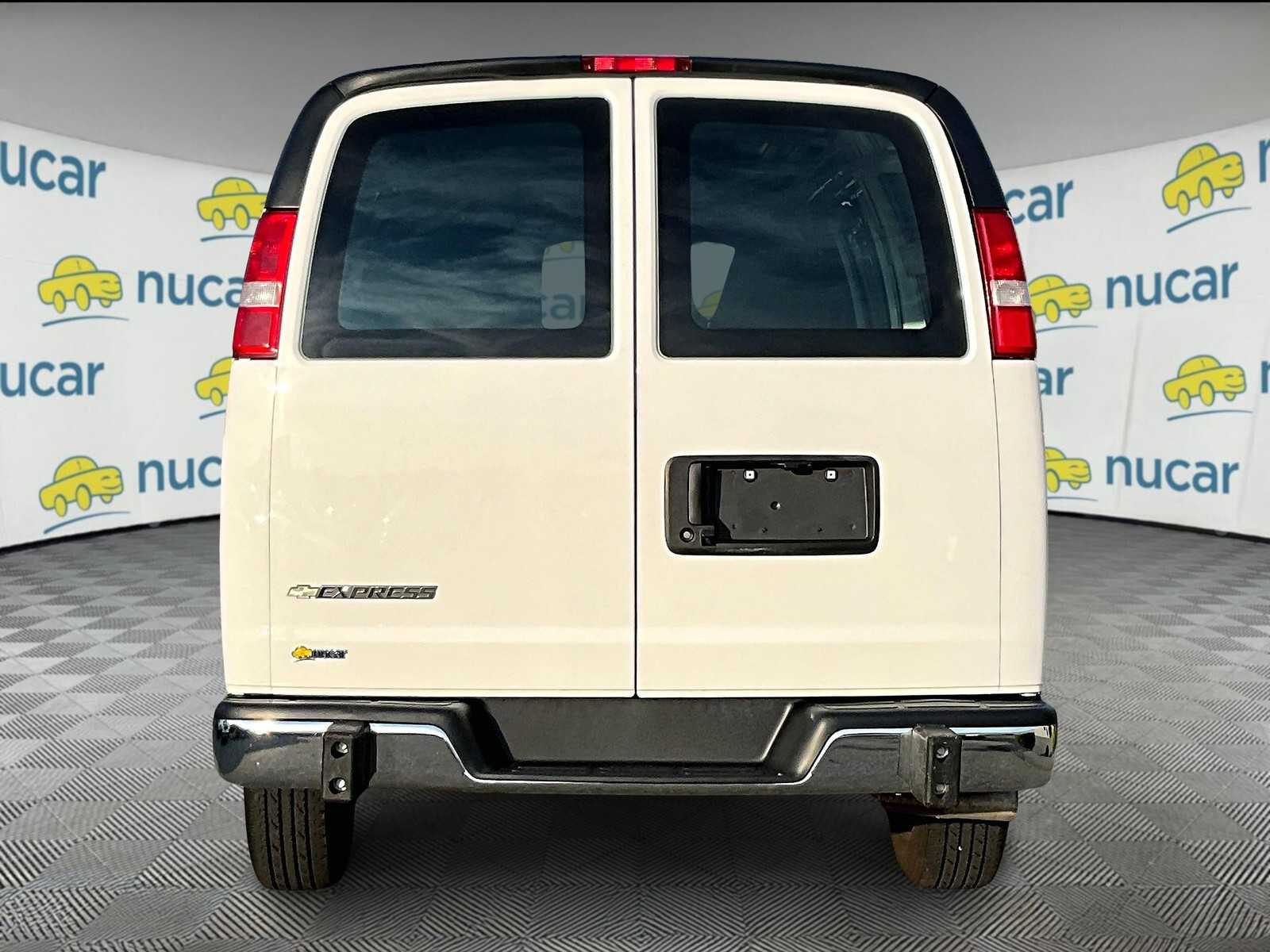 2024 Chevrolet Express 2500 Cargo photo 7