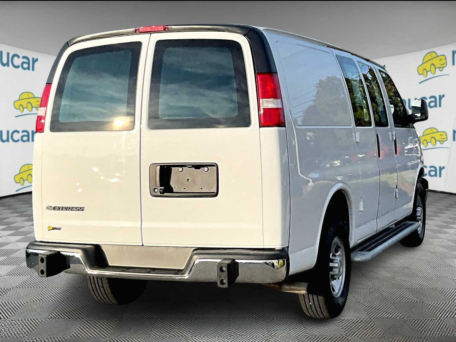 2024 Chevrolet Express 2500 Cargo photo 8