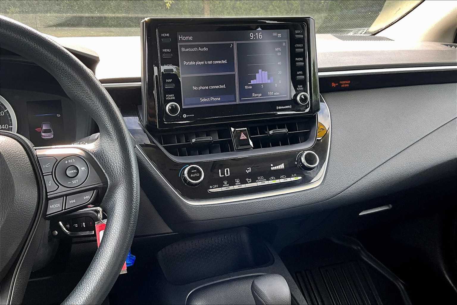 2022 Toyota Corolla LE - Photo 18