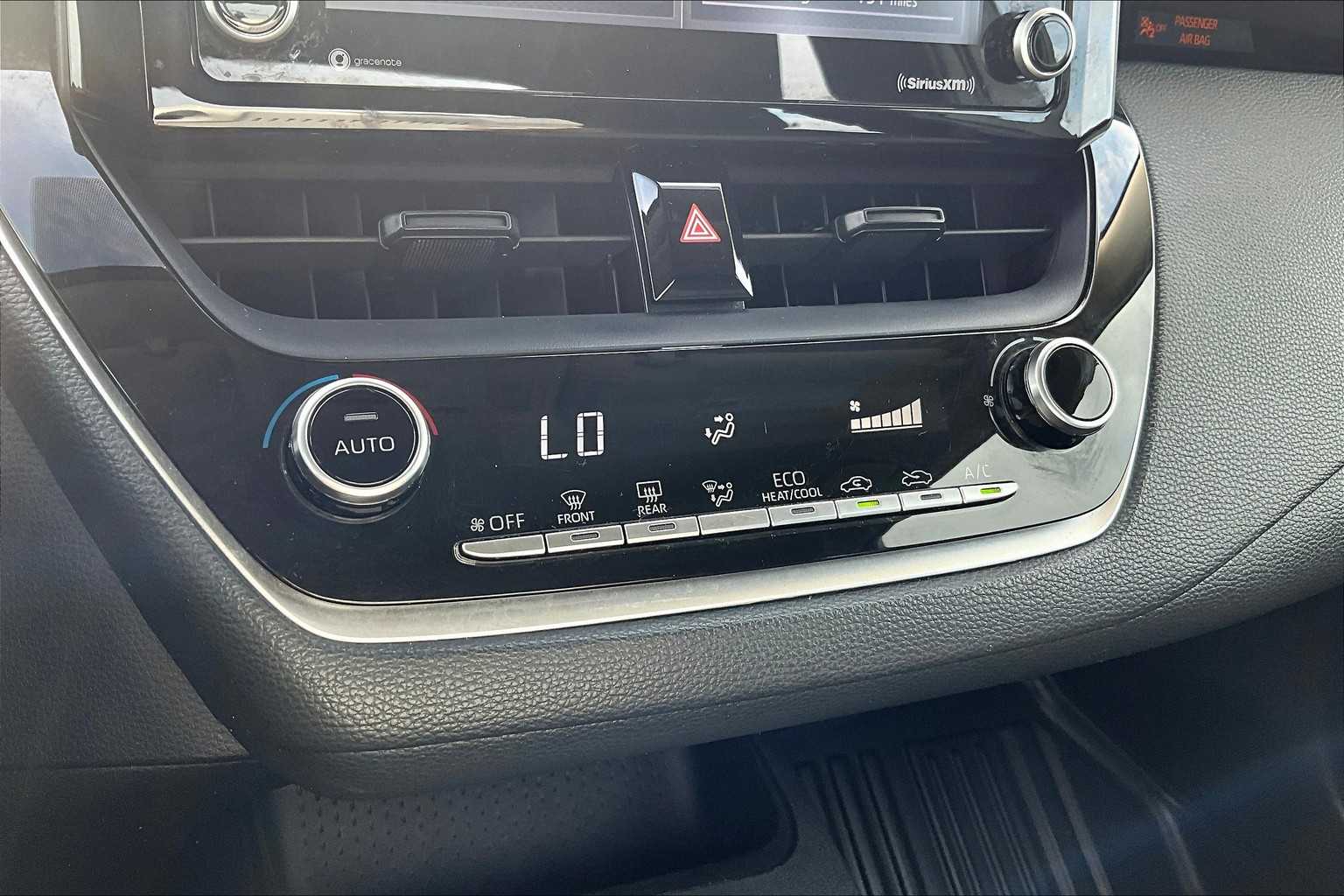 2022 Toyota Corolla LE - Photo 26