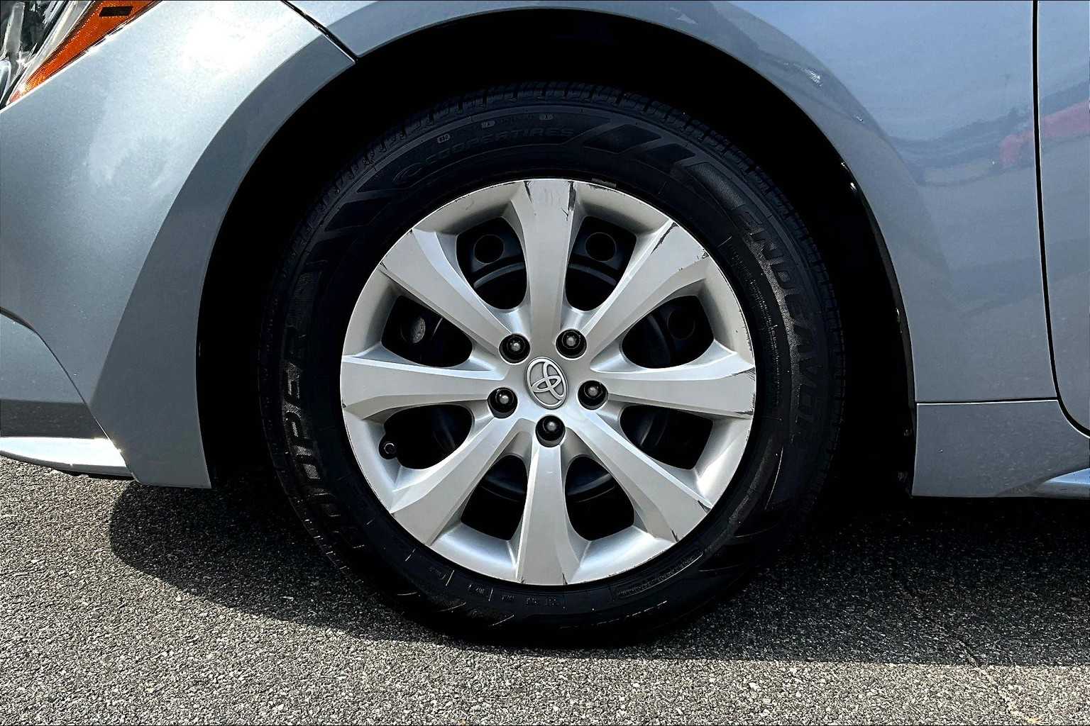 2022 Toyota Corolla LE - Photo 7