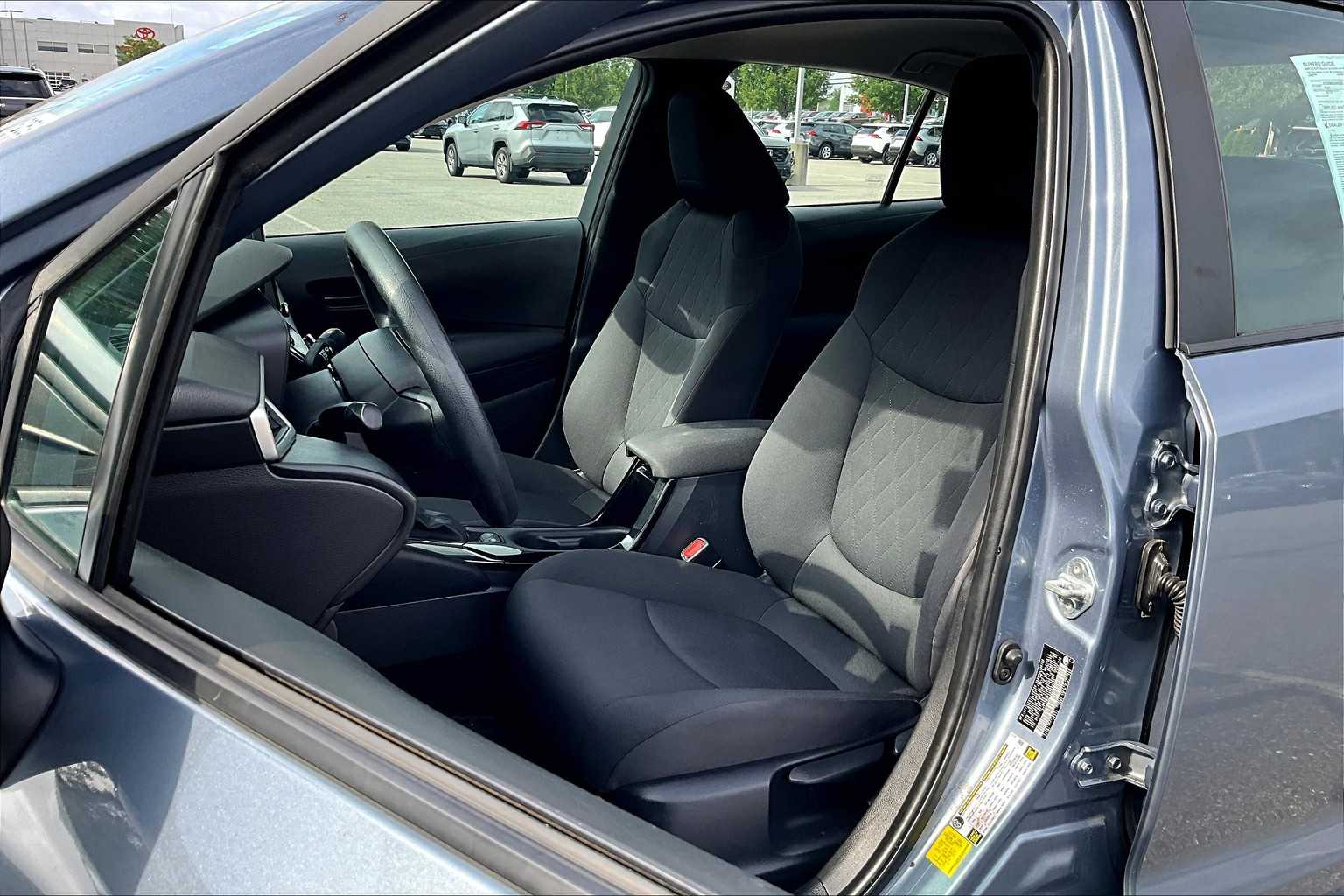 2022 Toyota Corolla LE - Photo 10