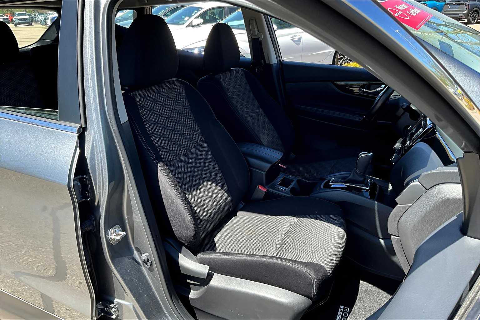 2022 Nissan Rogue Sport SV - Photo 11