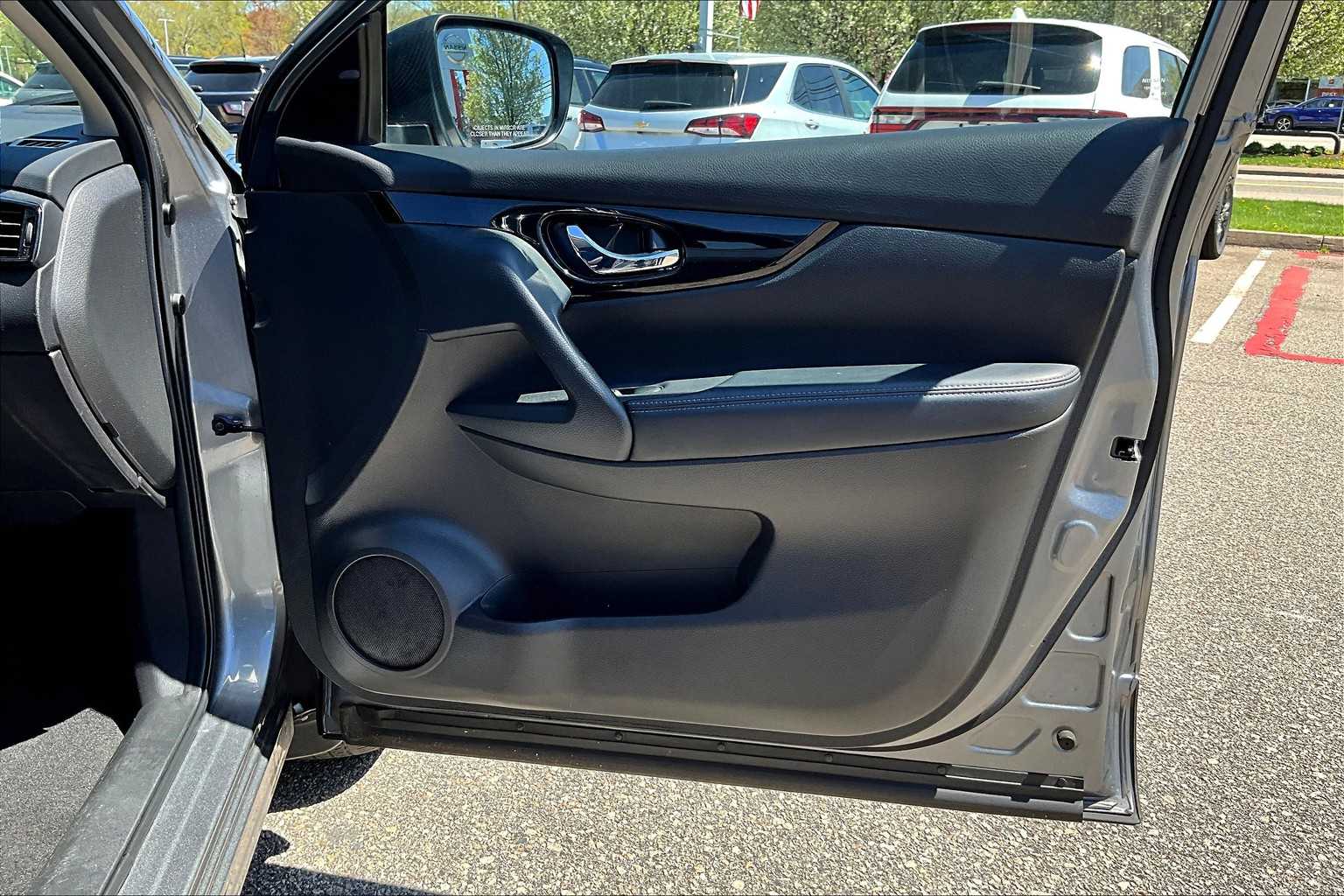 2022 Nissan Rogue Sport SV - Photo 12