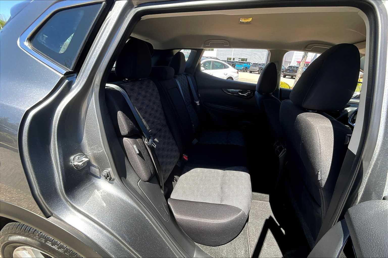 2022 Nissan Rogue Sport SV - Photo 16