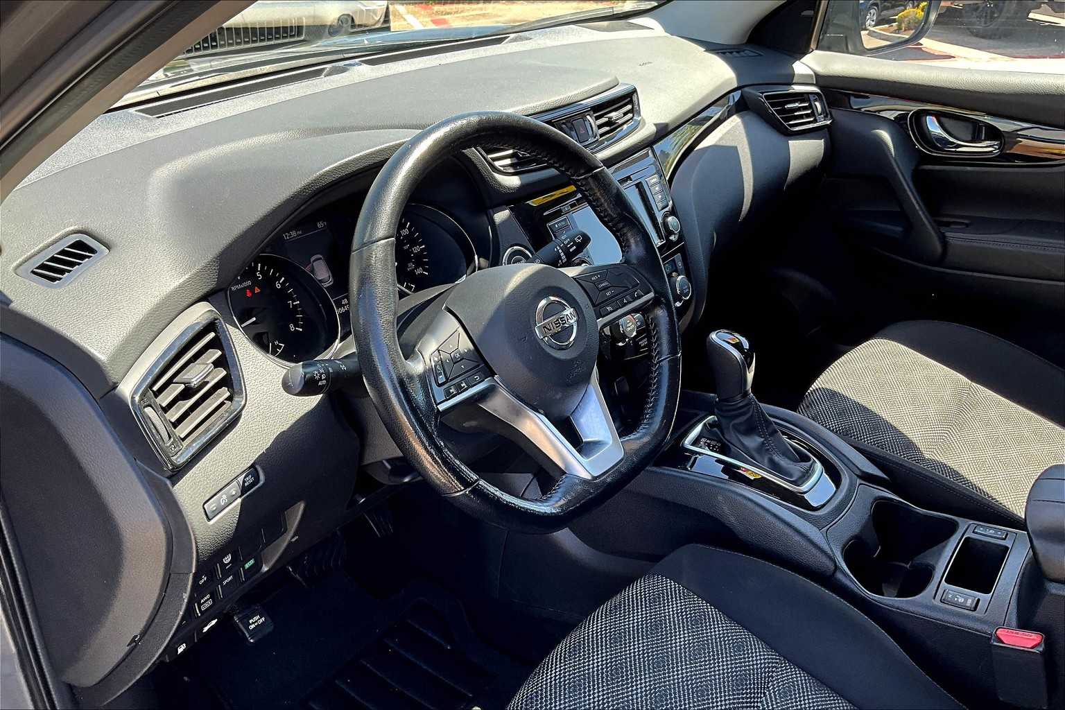 2022 Nissan Rogue Sport SV - Photo 8