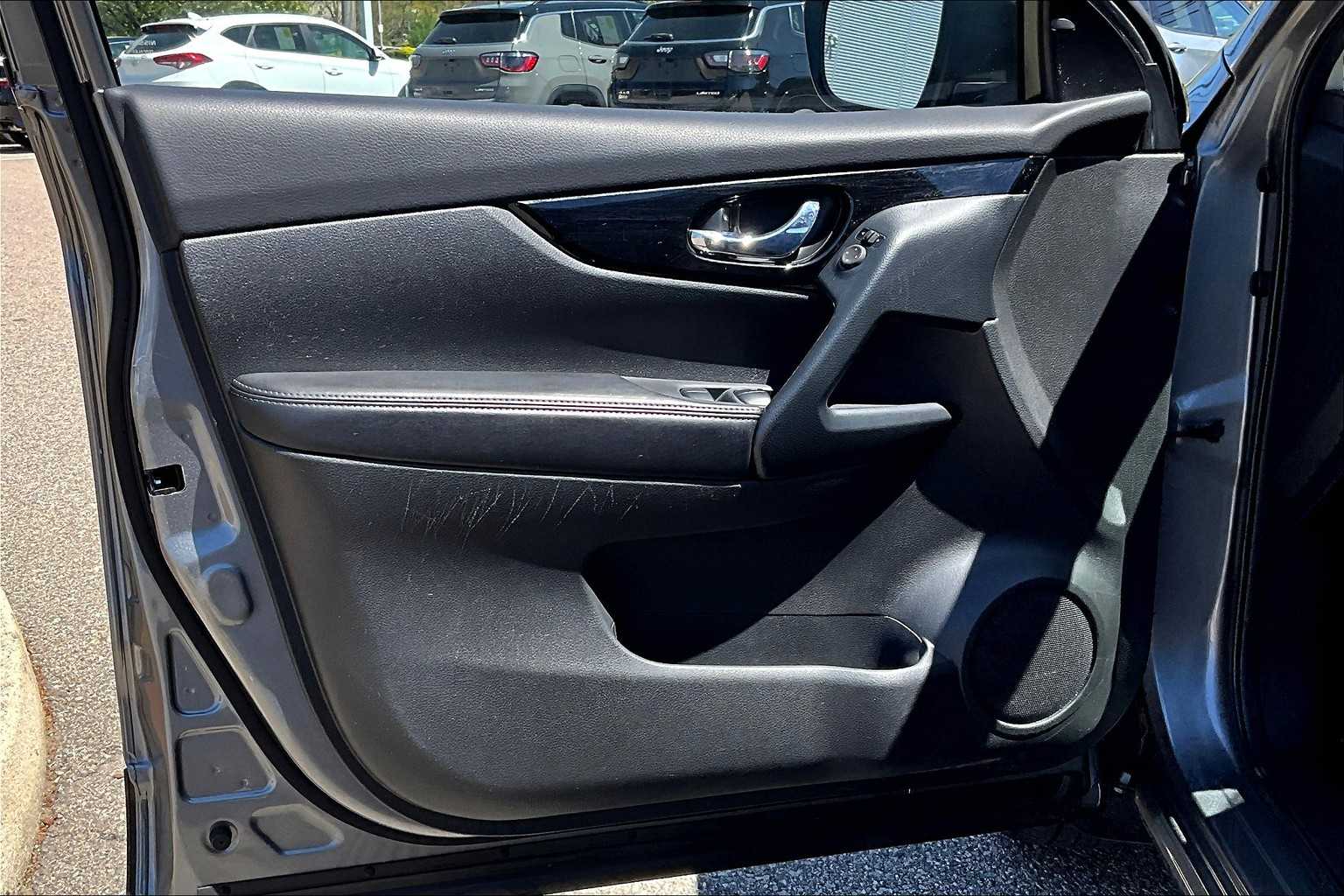 2022 Nissan Rogue Sport SV - Photo 9