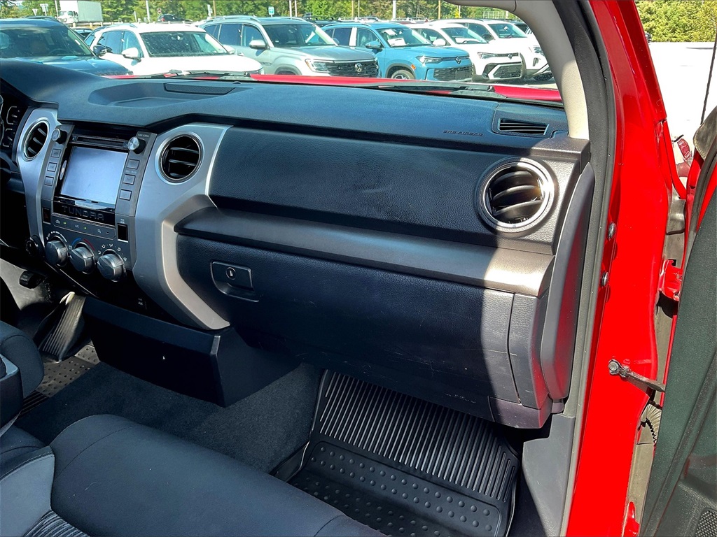 2018 Toyota Tundra SR5 - Photo 12