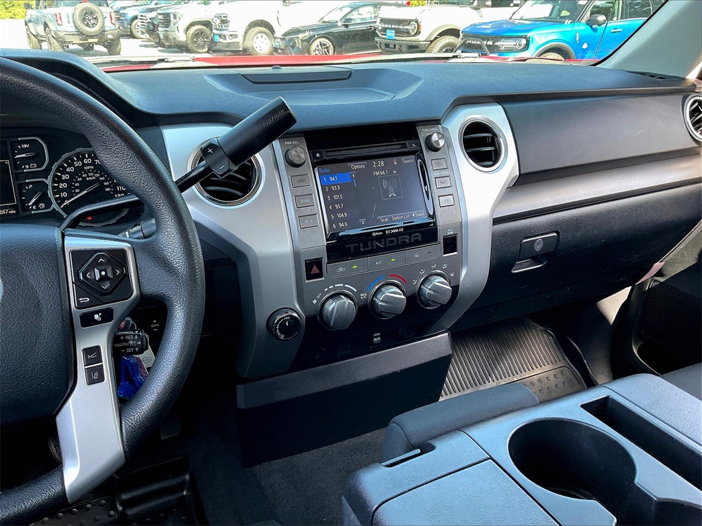 2018 Toyota Tundra SR5 - Photo 17
