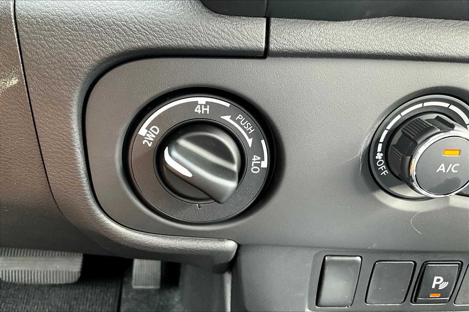 2025 Nissan Frontier SV - Photo 26