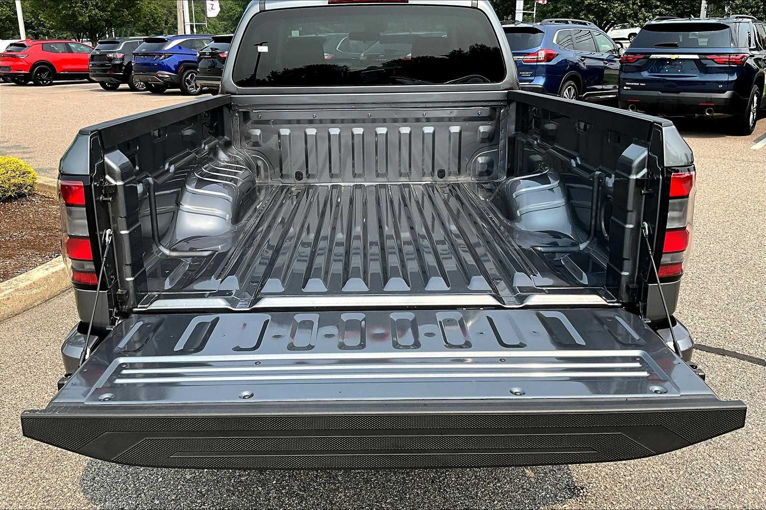 2025 Nissan Frontier SV - Photo 30