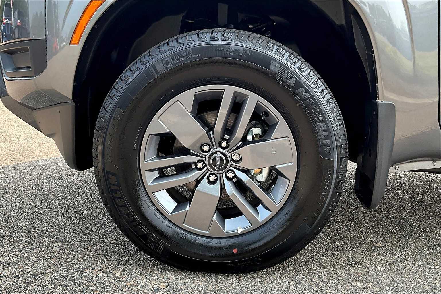 2025 Nissan Frontier SV - Photo 7
