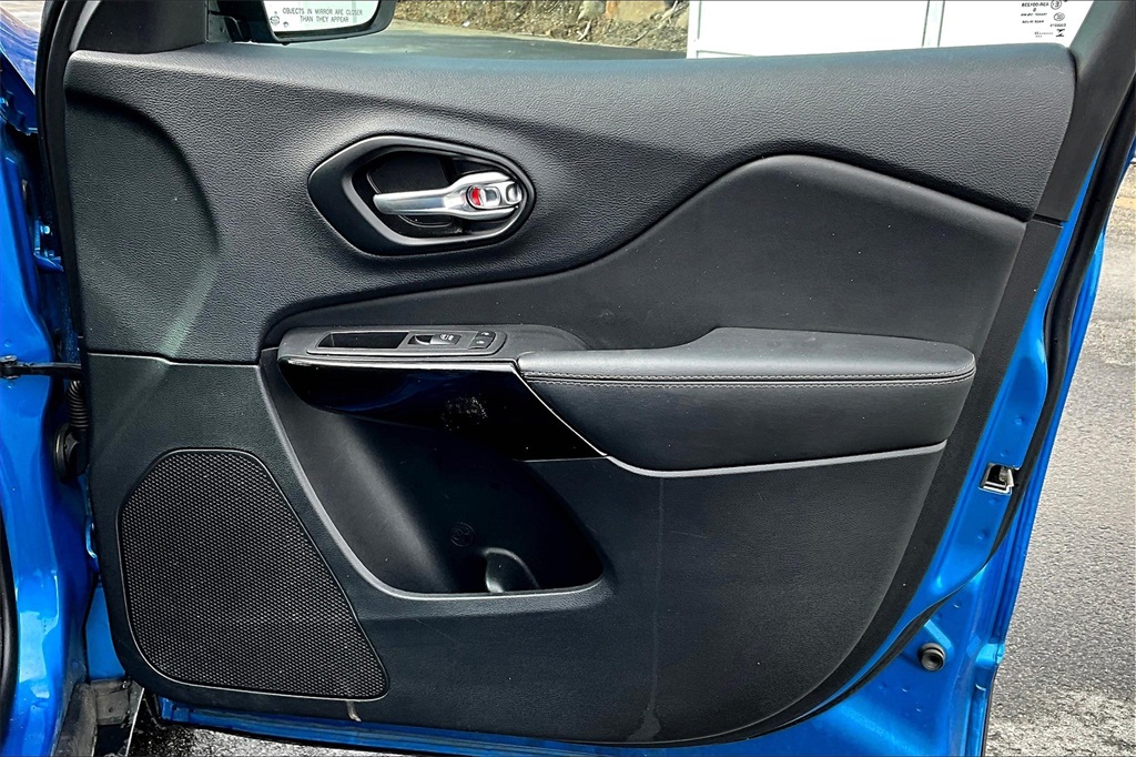 2023 Jeep Cherokee Altitude - Photo 12
