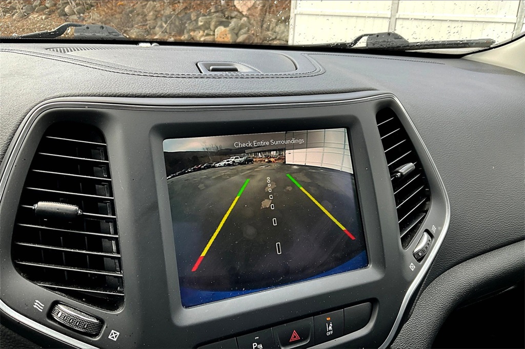 2023 Jeep Cherokee Altitude - Photo 19