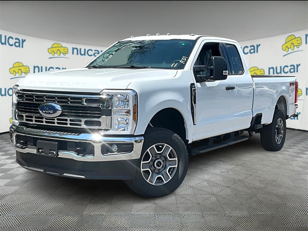 2025 Ford F-350SD XLT - Photo 3