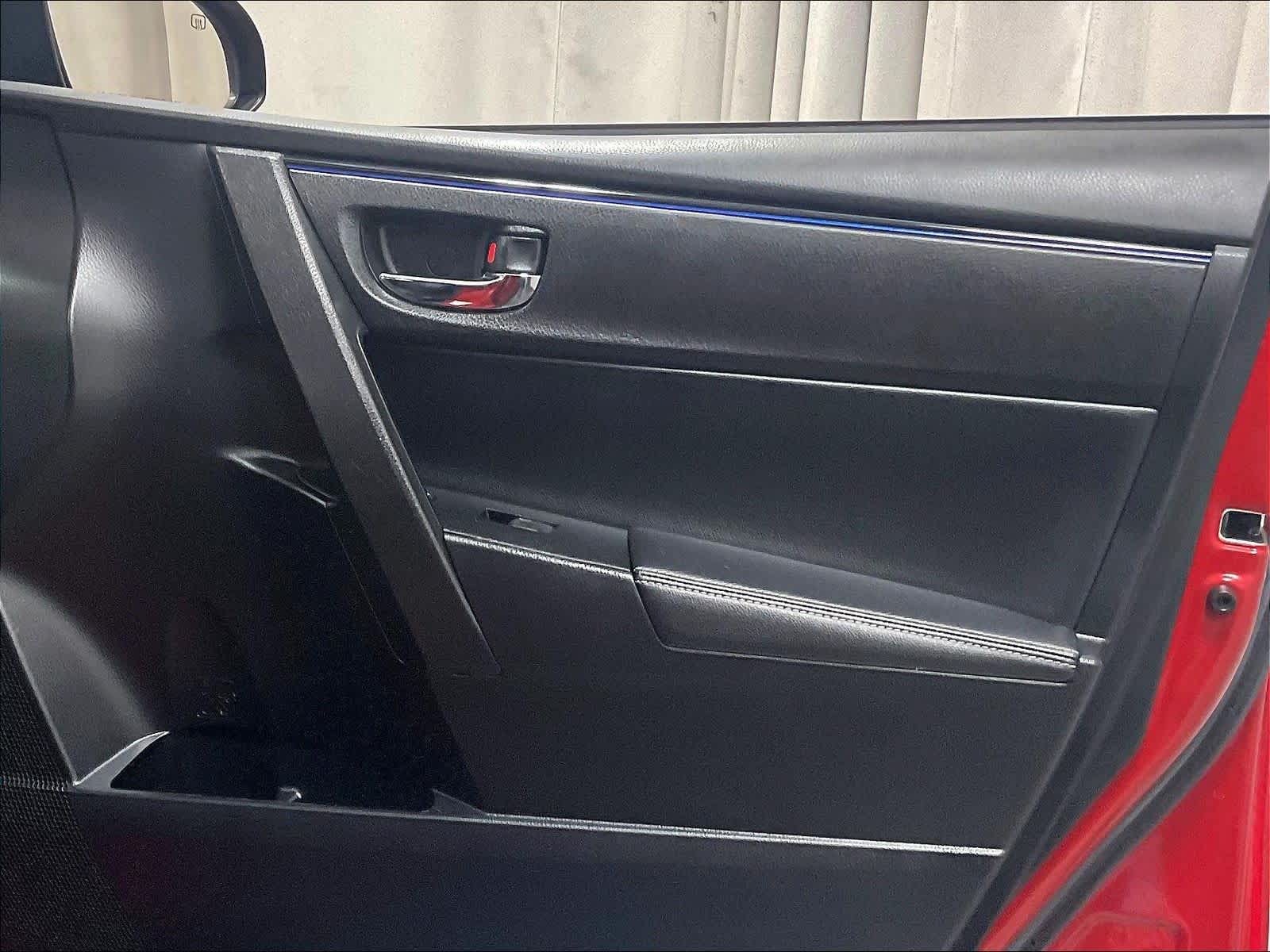 2017 Toyota Corolla SE - Photo 12